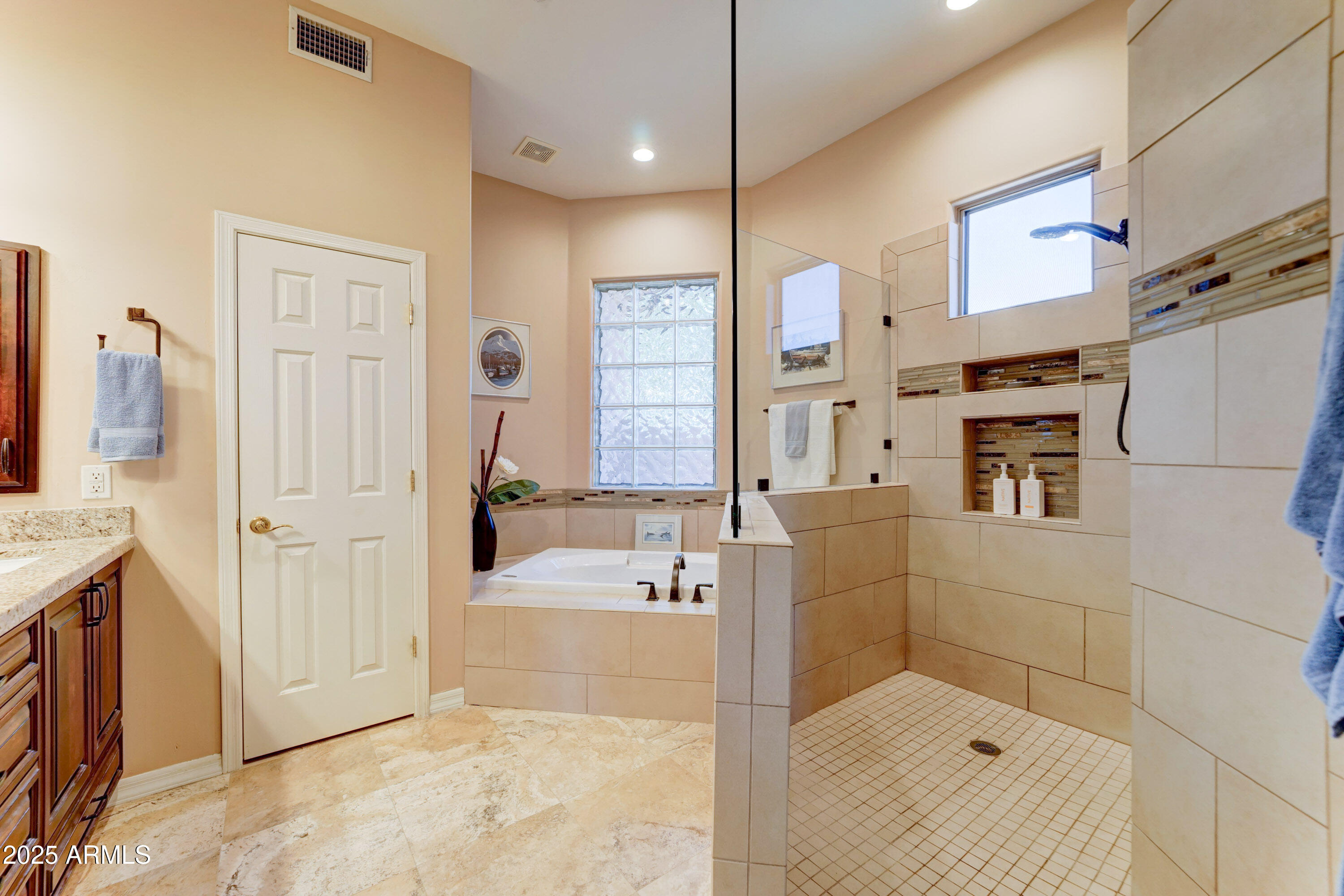 9406 E HIDDEN GREEN Drive