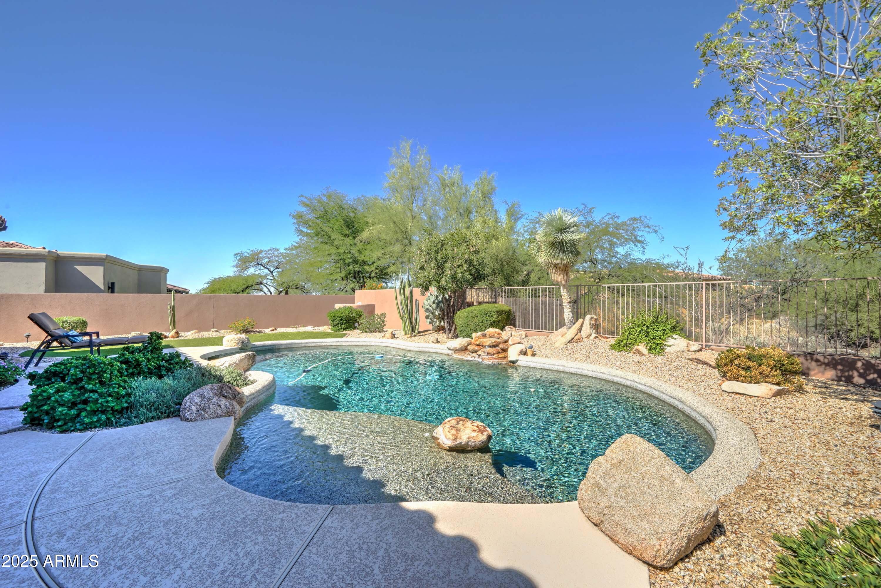 9406 E HIDDEN GREEN Drive