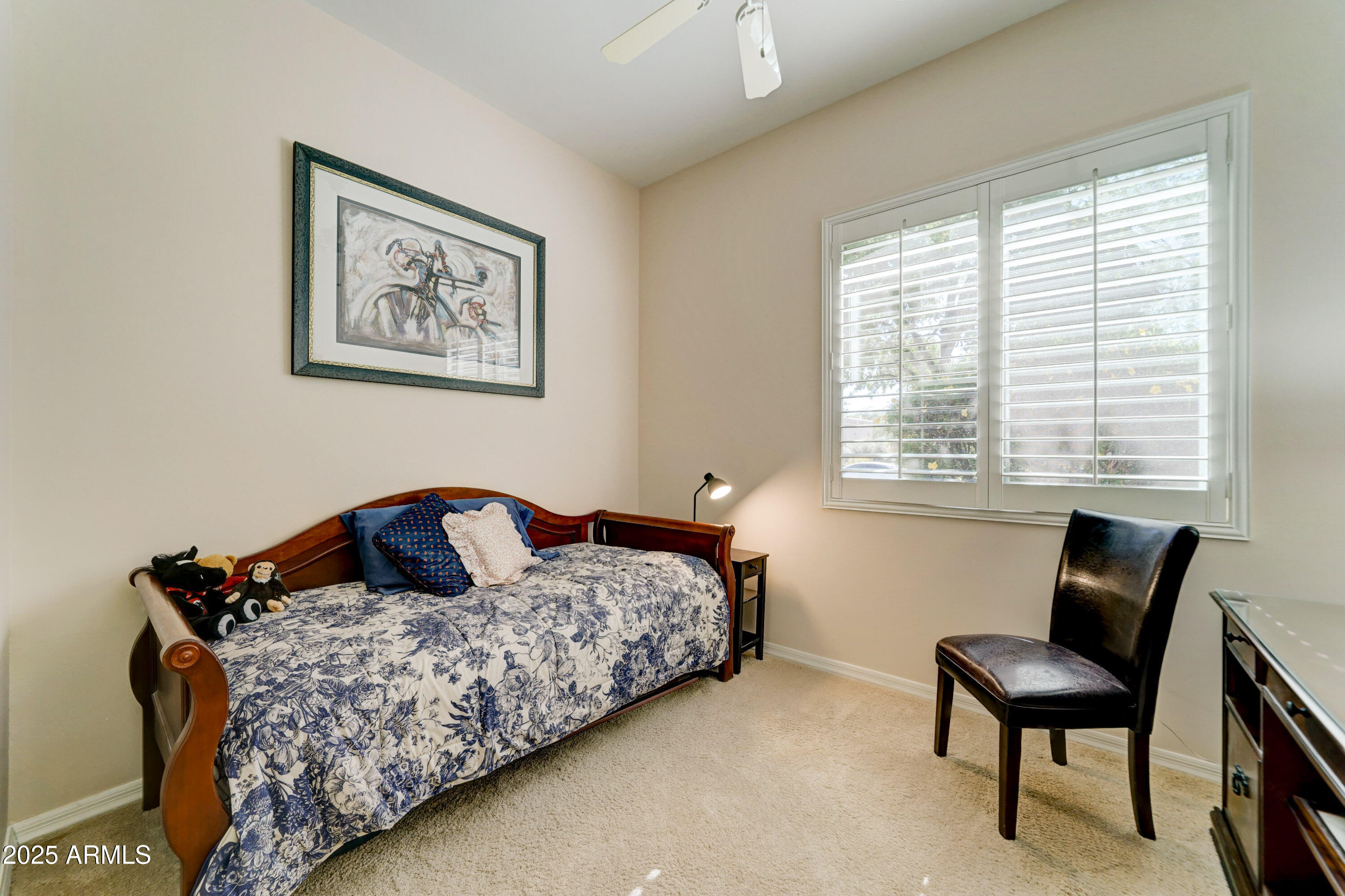 9406 E HIDDEN GREEN Drive