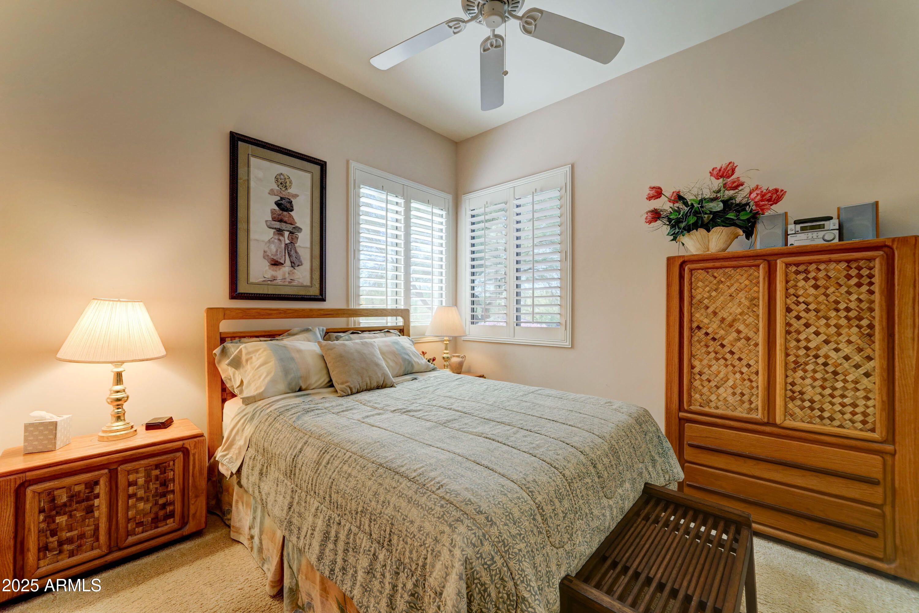 9406 E HIDDEN GREEN Drive