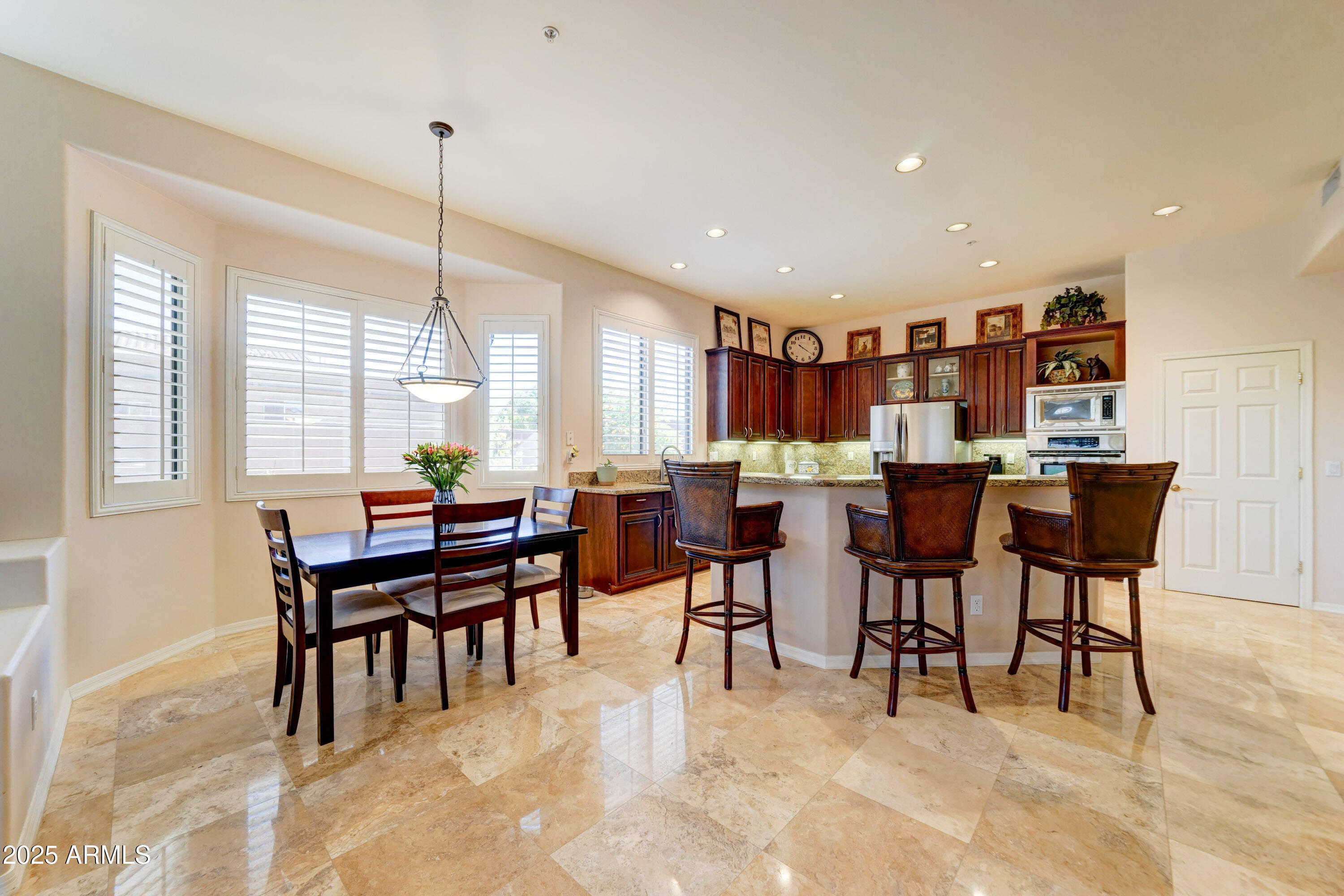 9406 E HIDDEN GREEN Drive