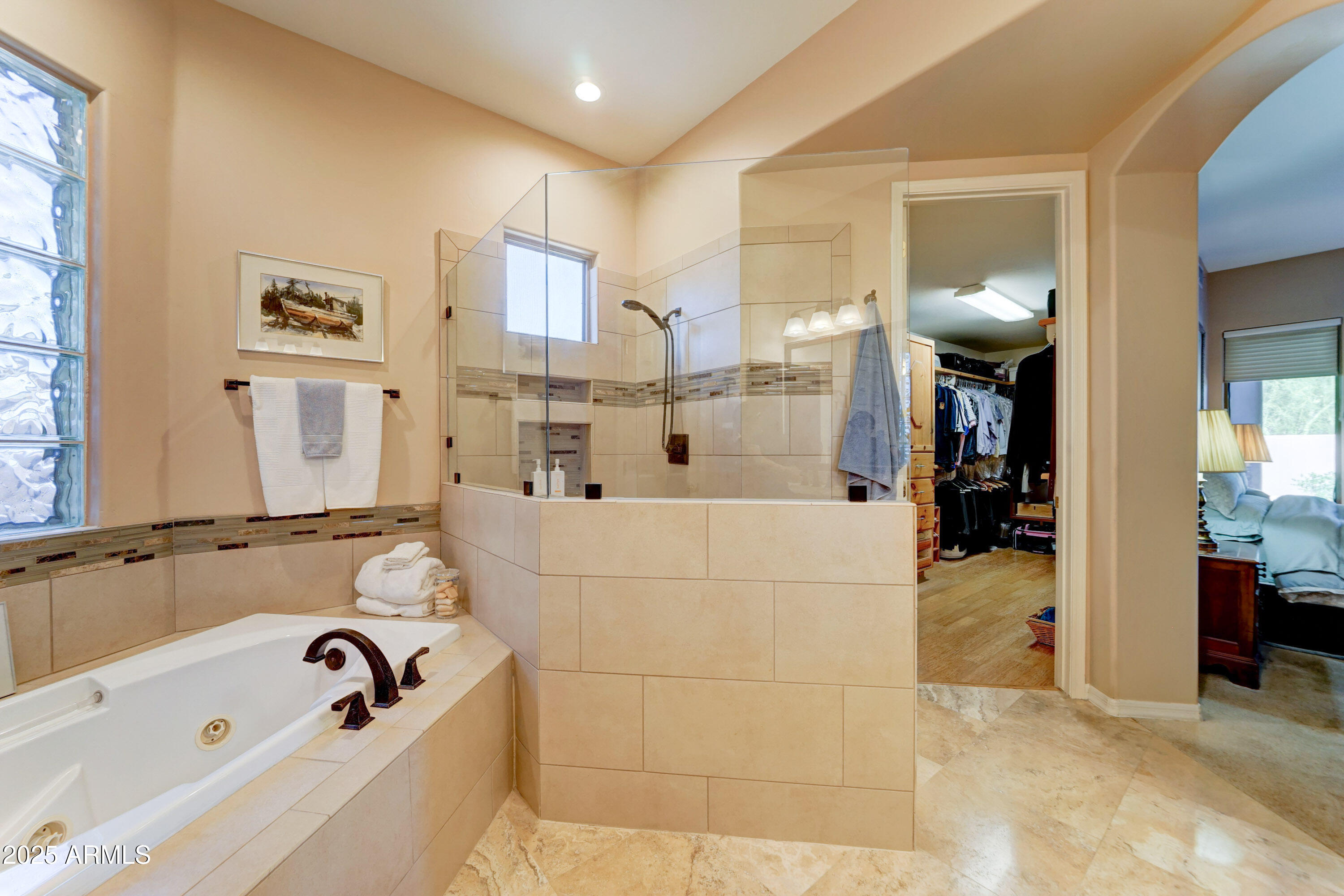 9406 E HIDDEN GREEN Drive