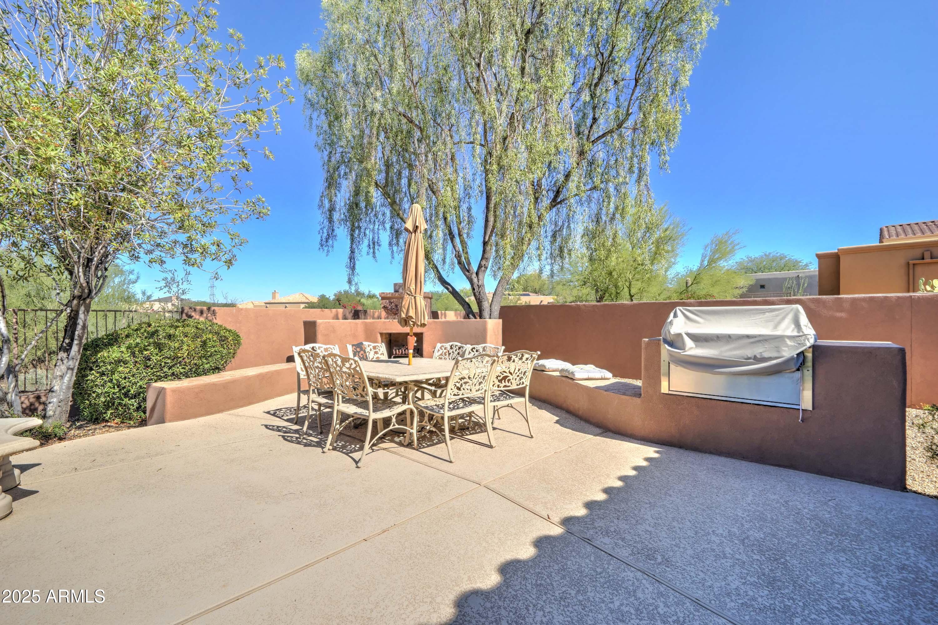 9406 E HIDDEN GREEN Drive