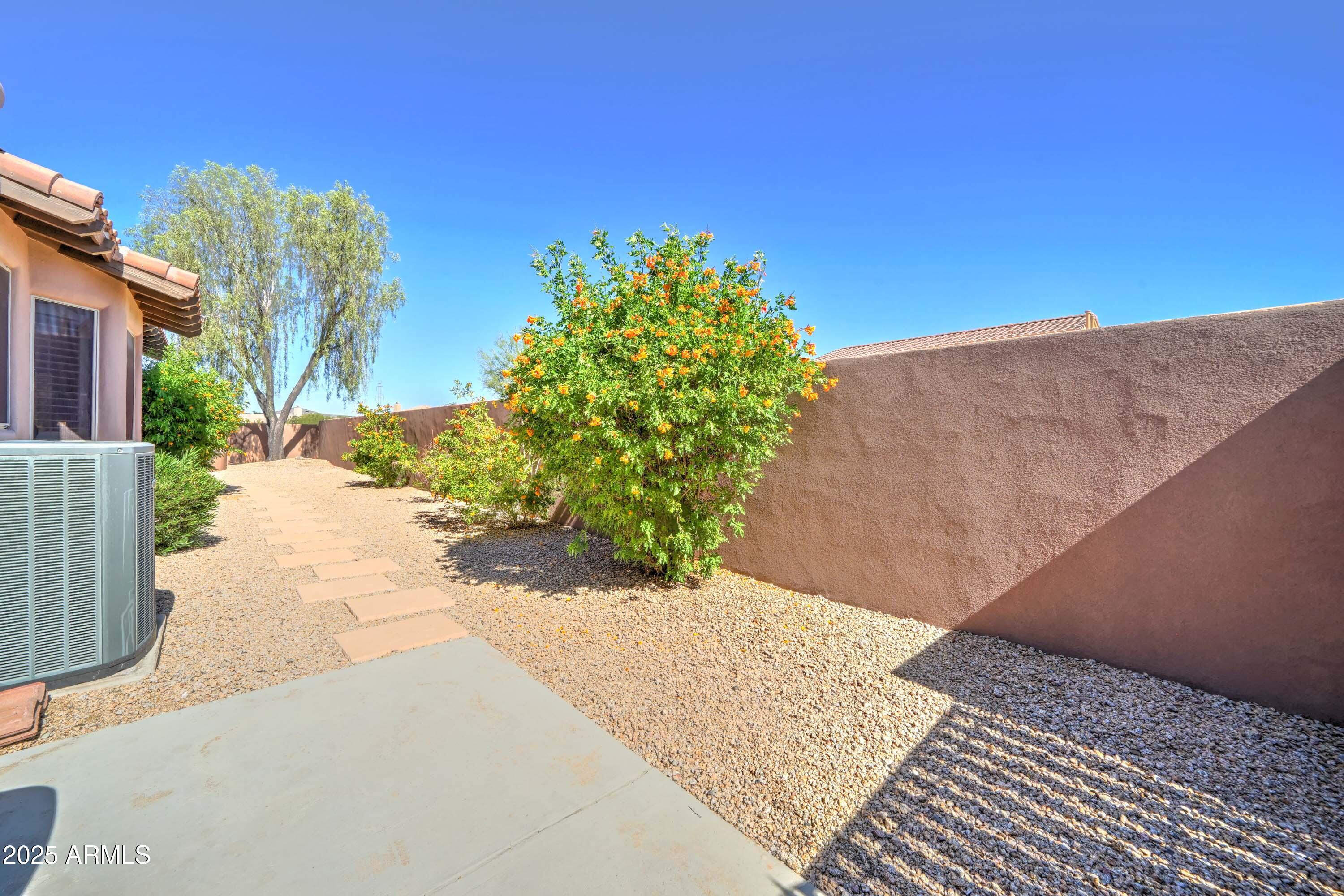 9406 E HIDDEN GREEN Drive