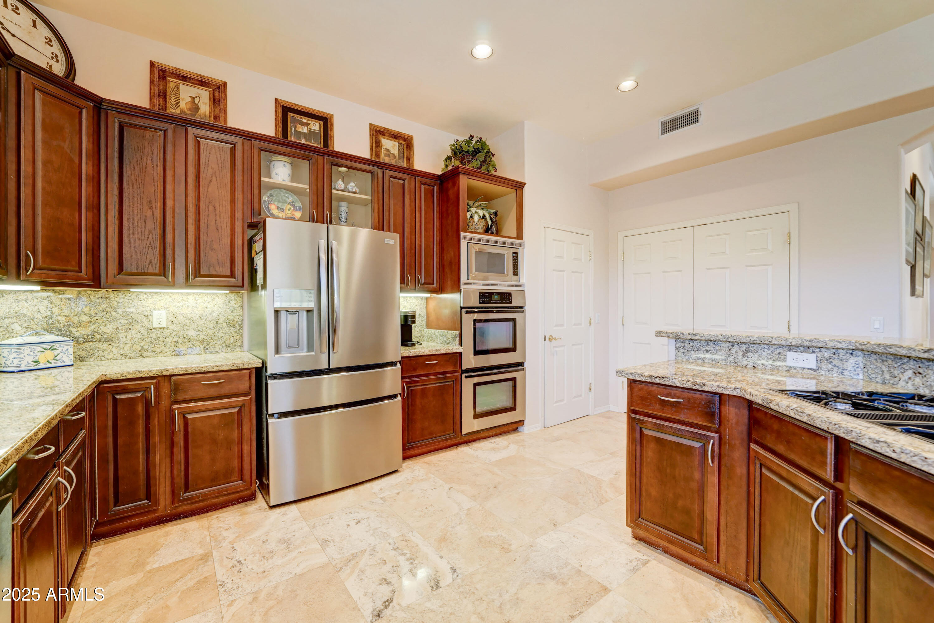 9406 E HIDDEN GREEN Drive