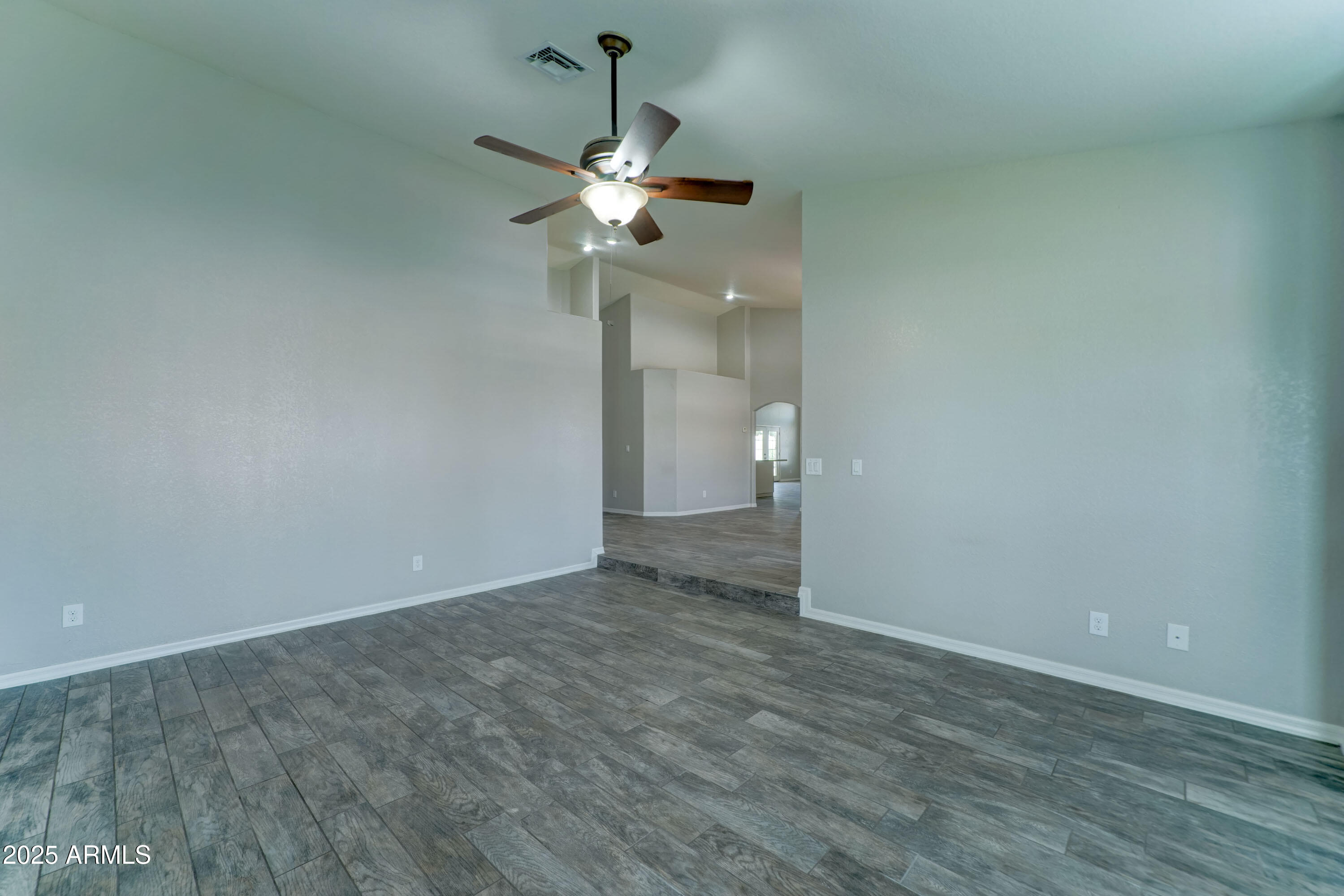 1119 E SOUTHSHORE Drive