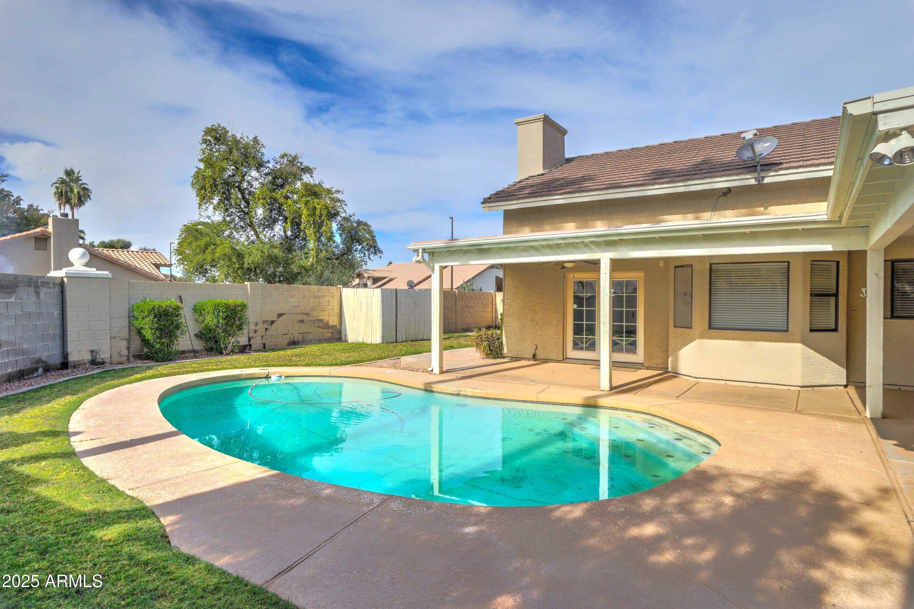 1119 E SOUTHSHORE Drive