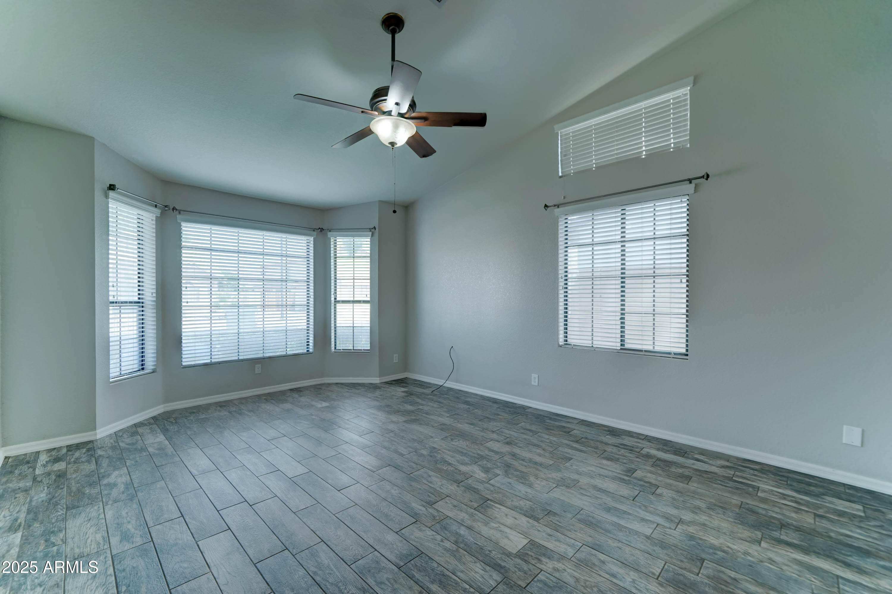 1119 E SOUTHSHORE Drive