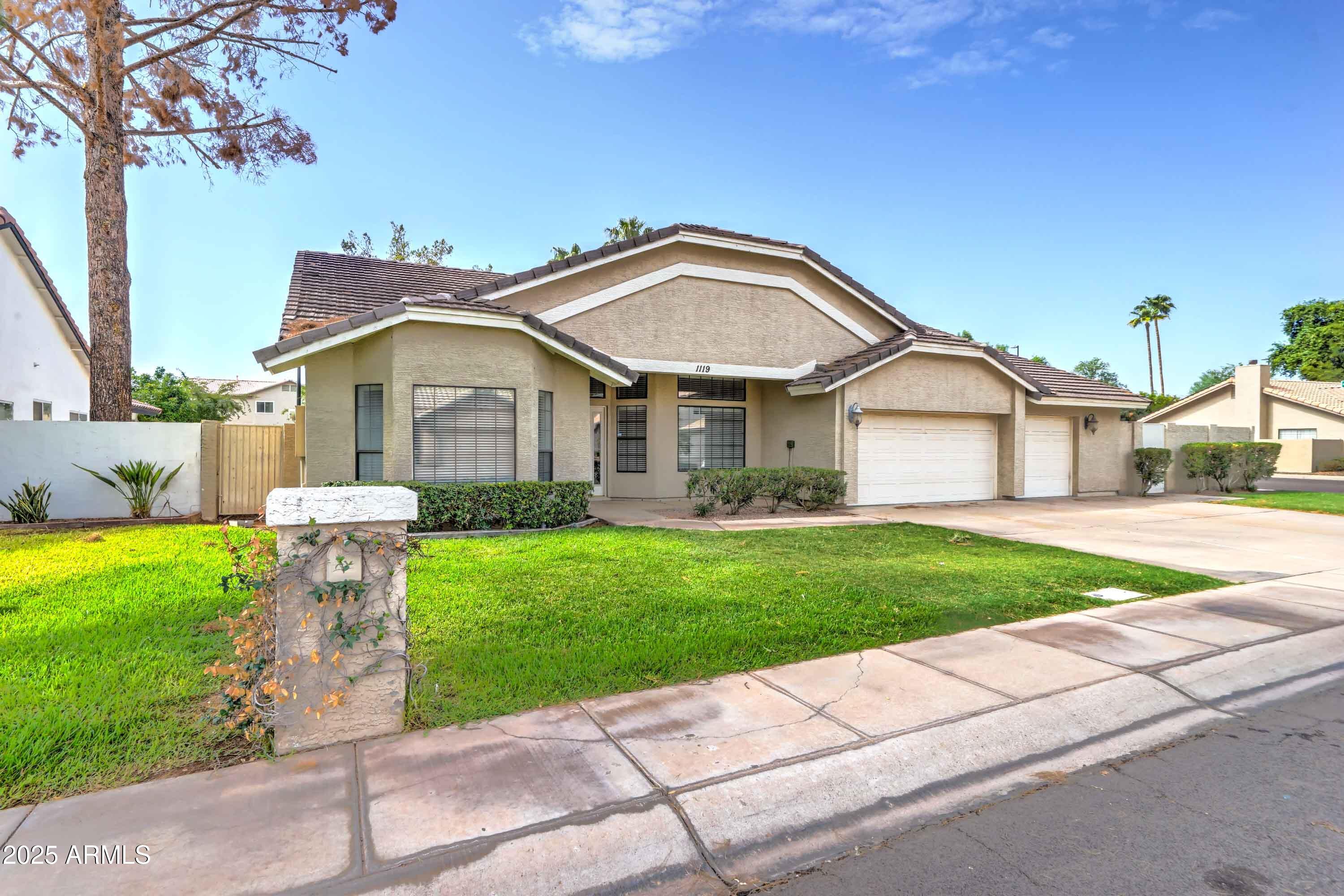 1119 E SOUTHSHORE Drive