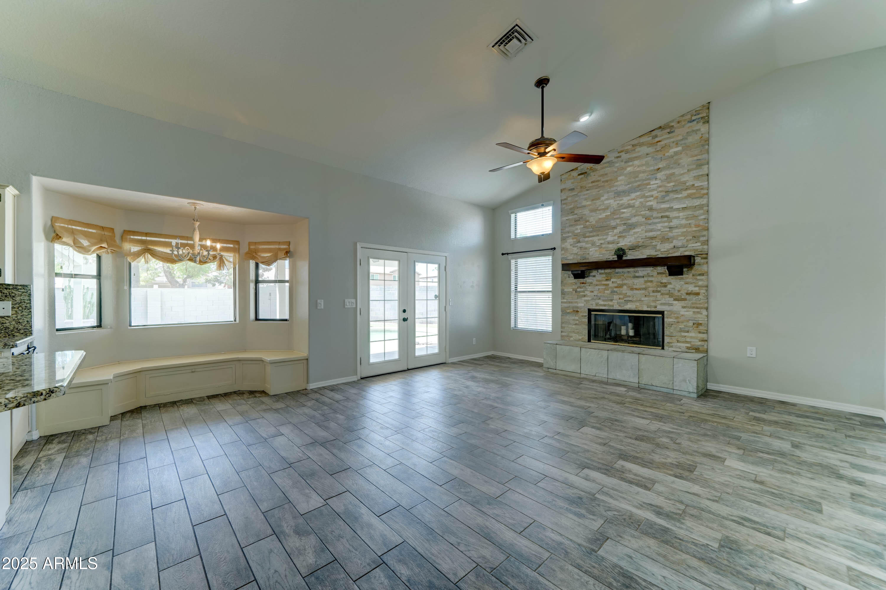 1119 E SOUTHSHORE Drive