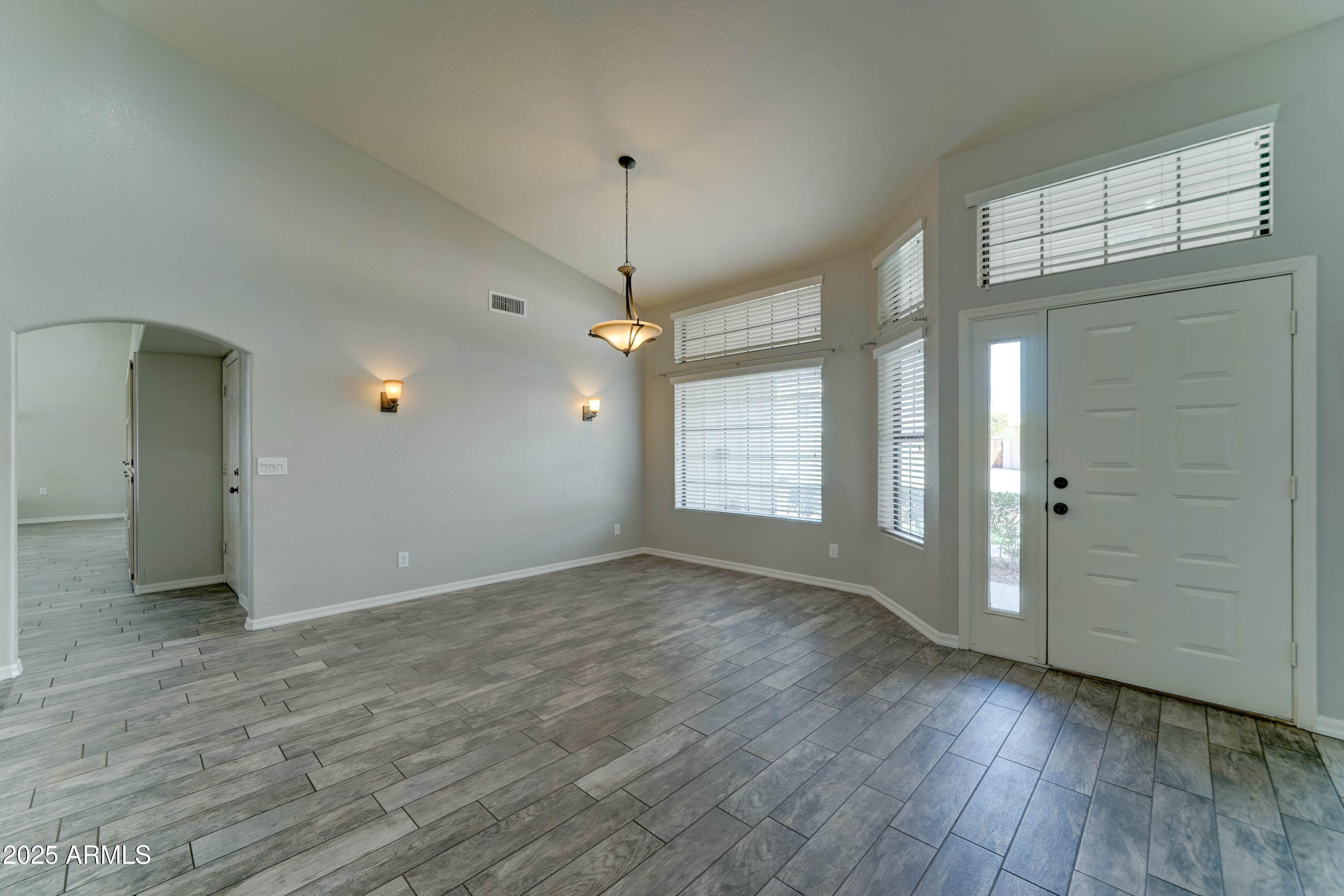 1119 E SOUTHSHORE Drive