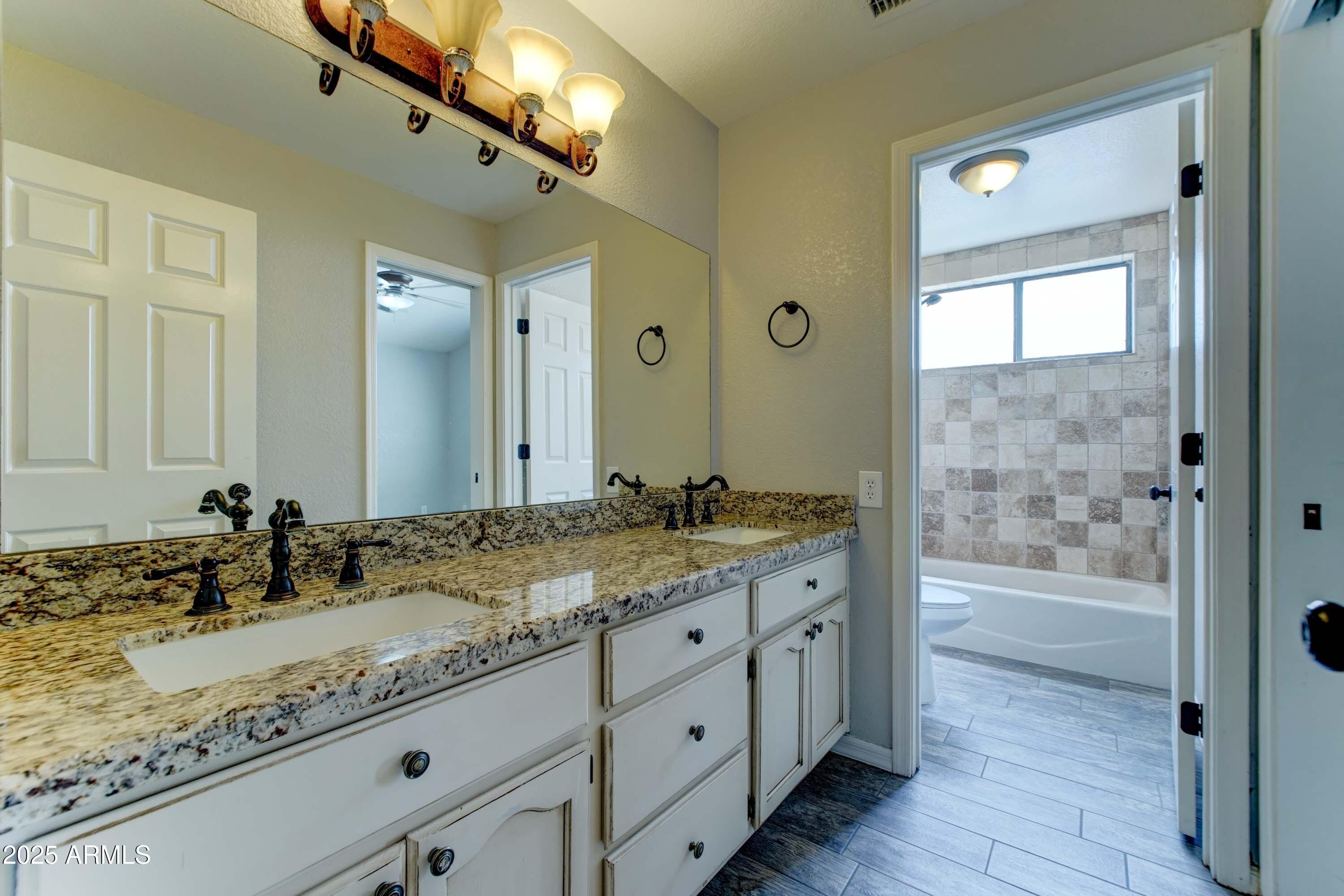 1119 E SOUTHSHORE Drive