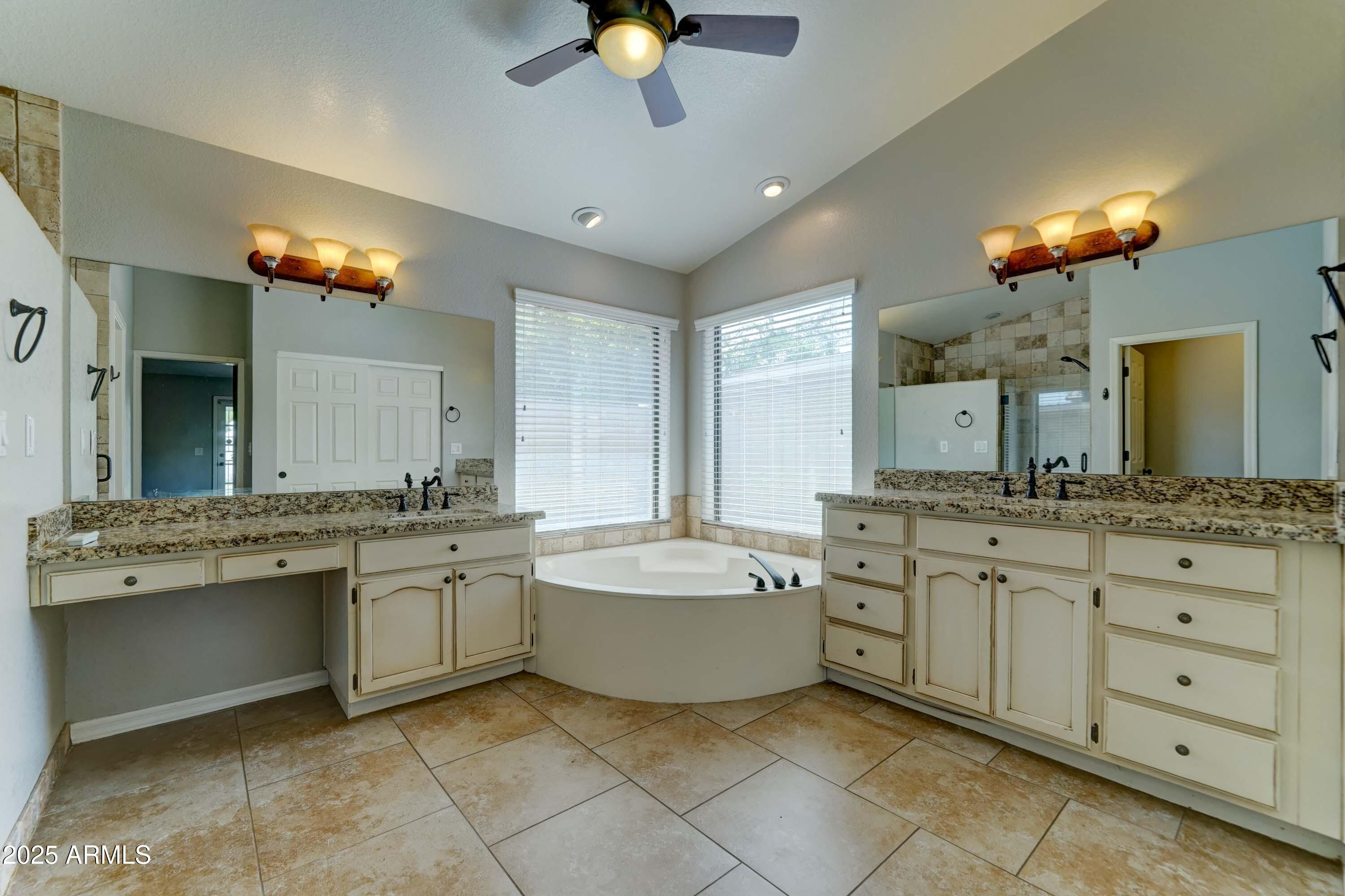 1119 E SOUTHSHORE Drive