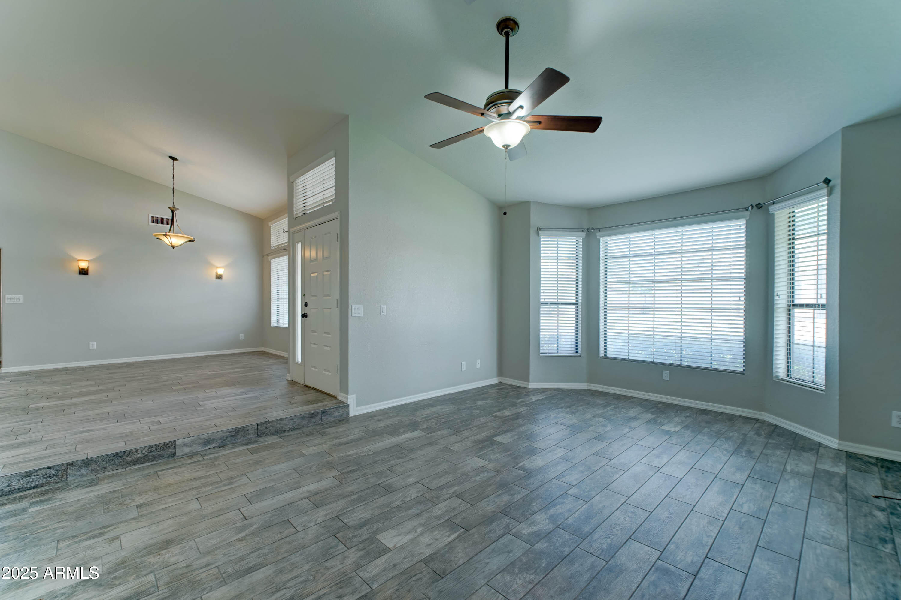 1119 E SOUTHSHORE Drive