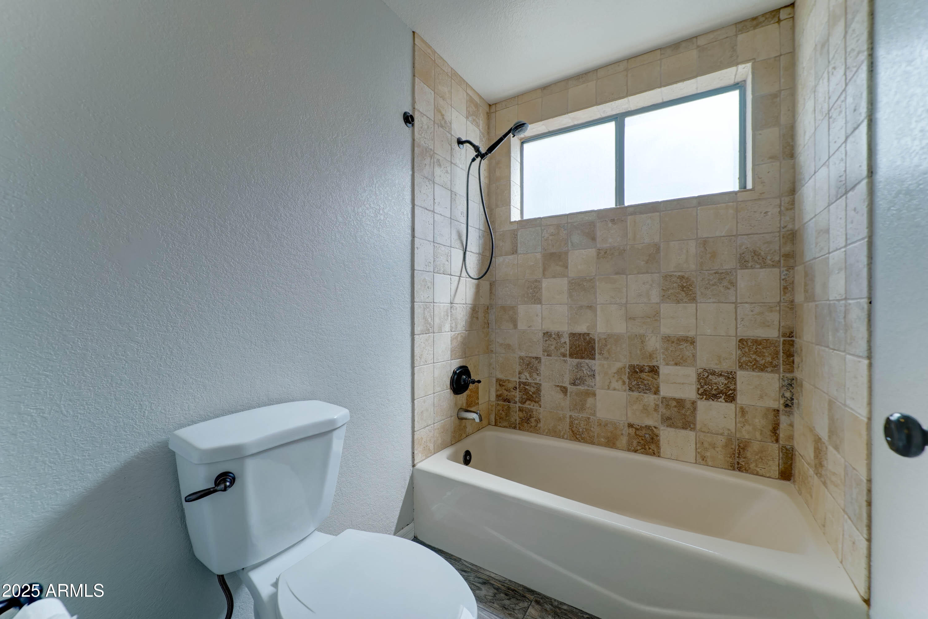 1119 E SOUTHSHORE Drive