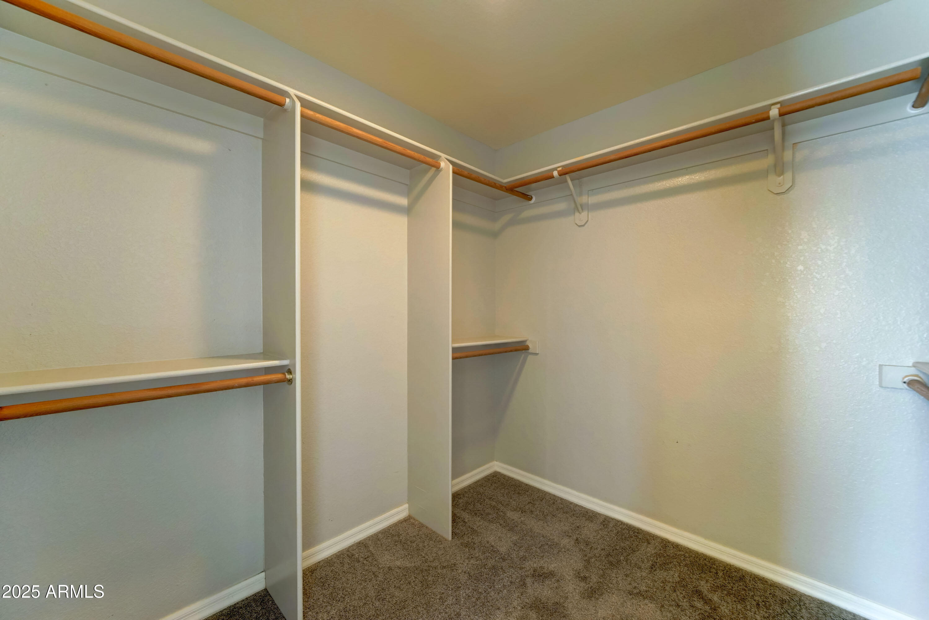 1119 E SOUTHSHORE Drive