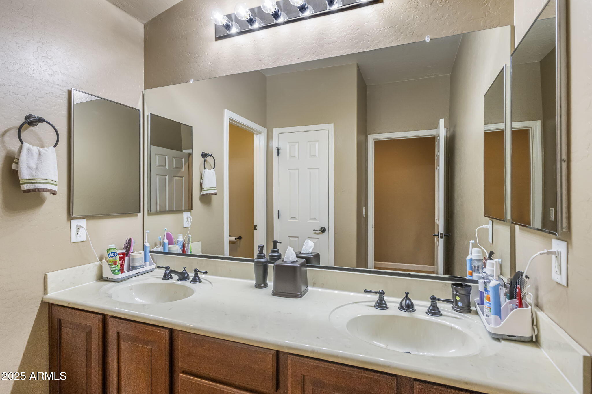 18635 E PINE BARRENS Avenue