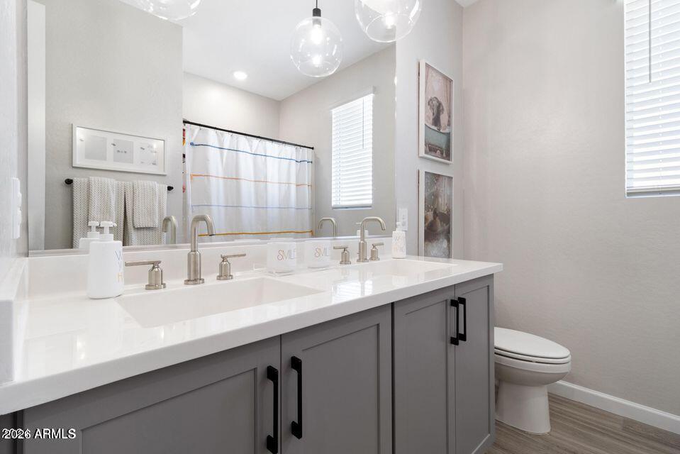 5122 E VILLAGE Drive