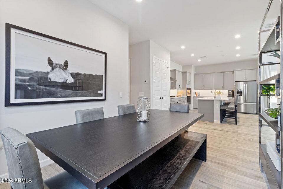 5122 E VILLAGE Drive