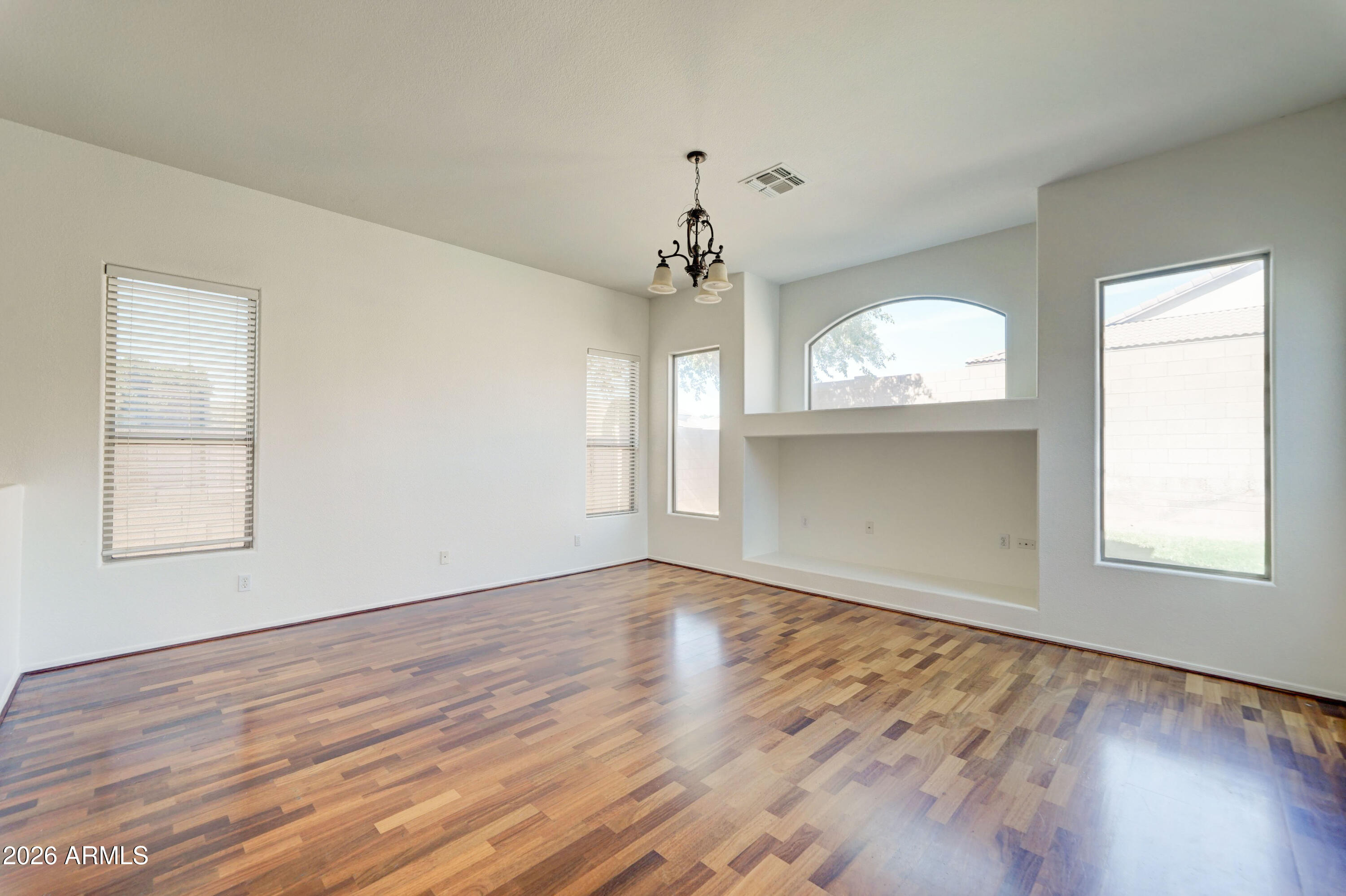 9022 E HOBART Street