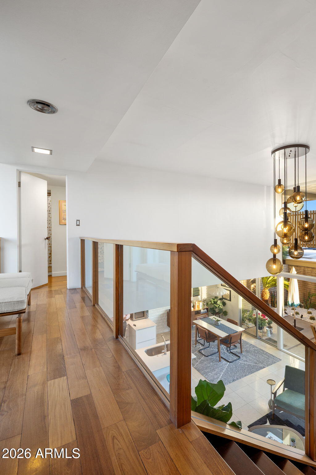 1677 E MARYLAND Avenue