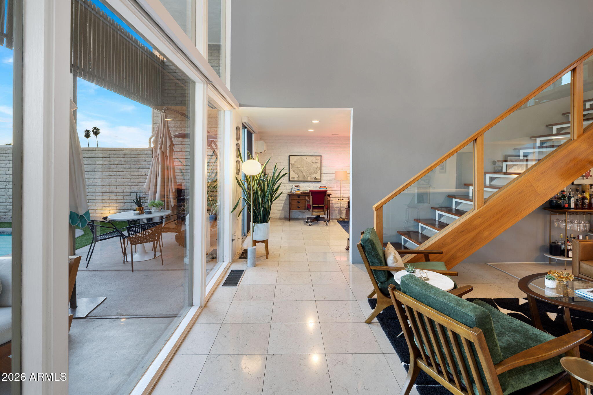 1677 E MARYLAND Avenue