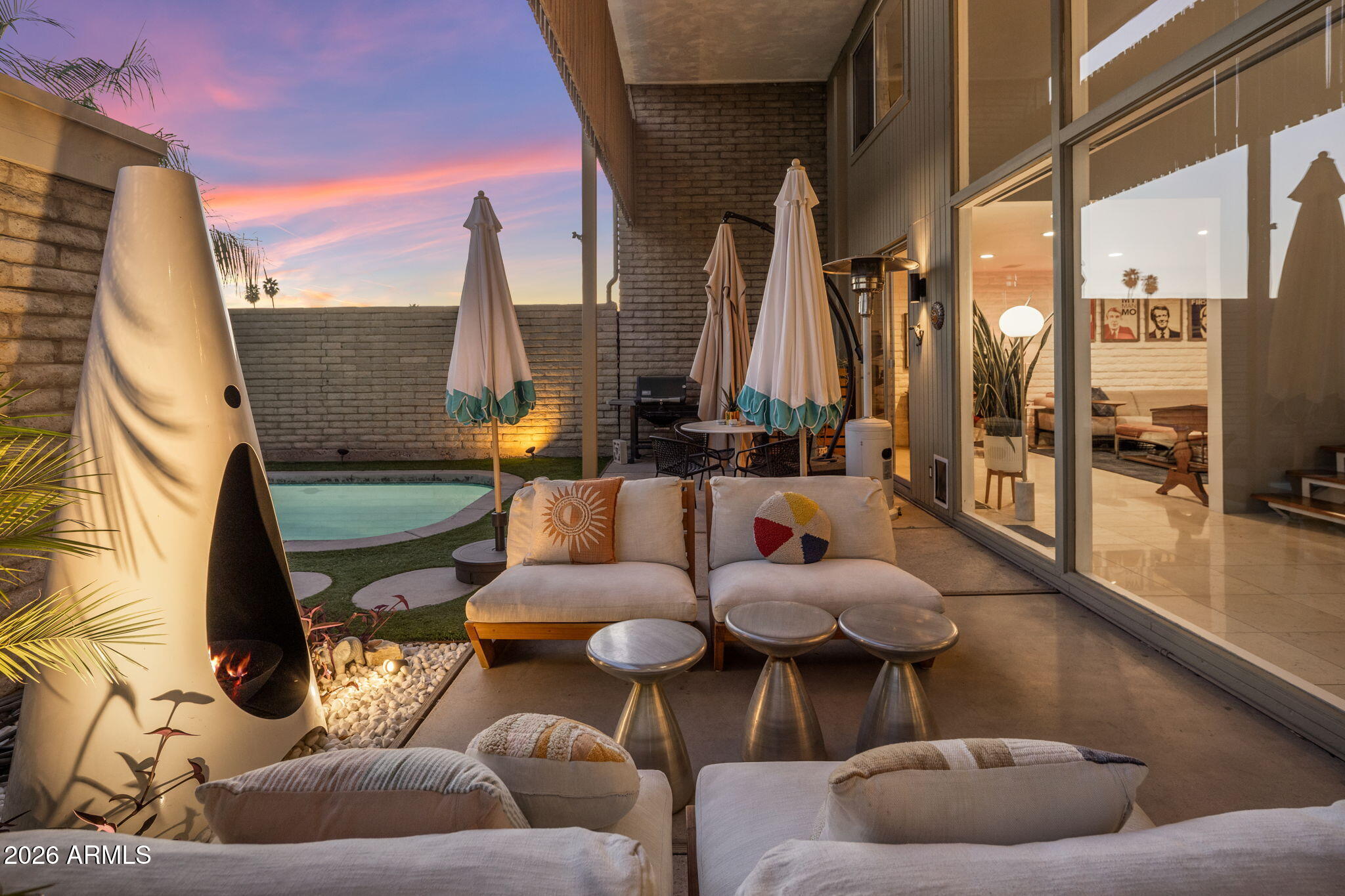 1677 E MARYLAND Avenue