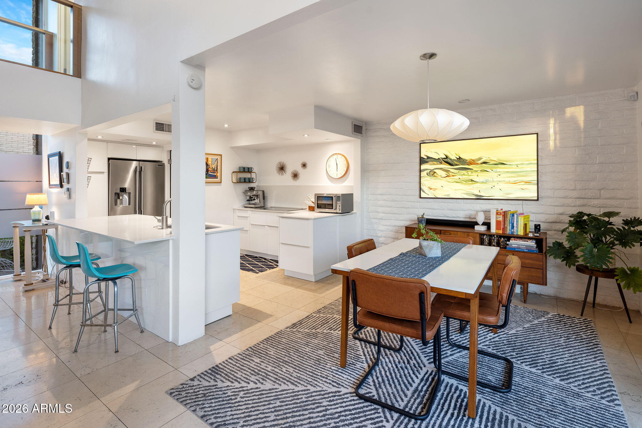 1677 E MARYLAND Avenue