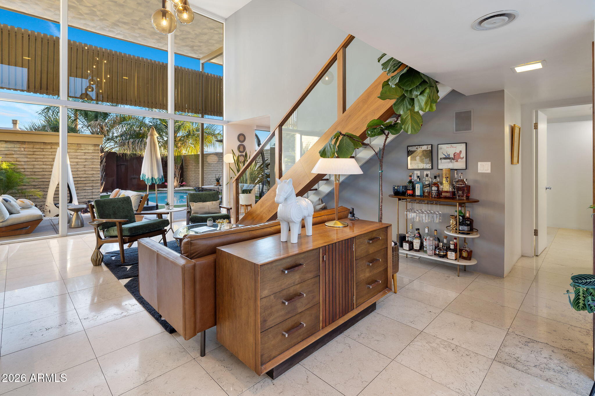 1677 E MARYLAND Avenue