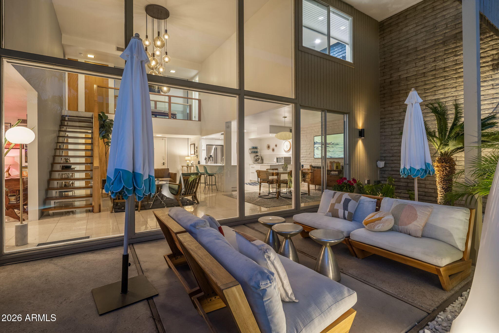 1677 E MARYLAND Avenue