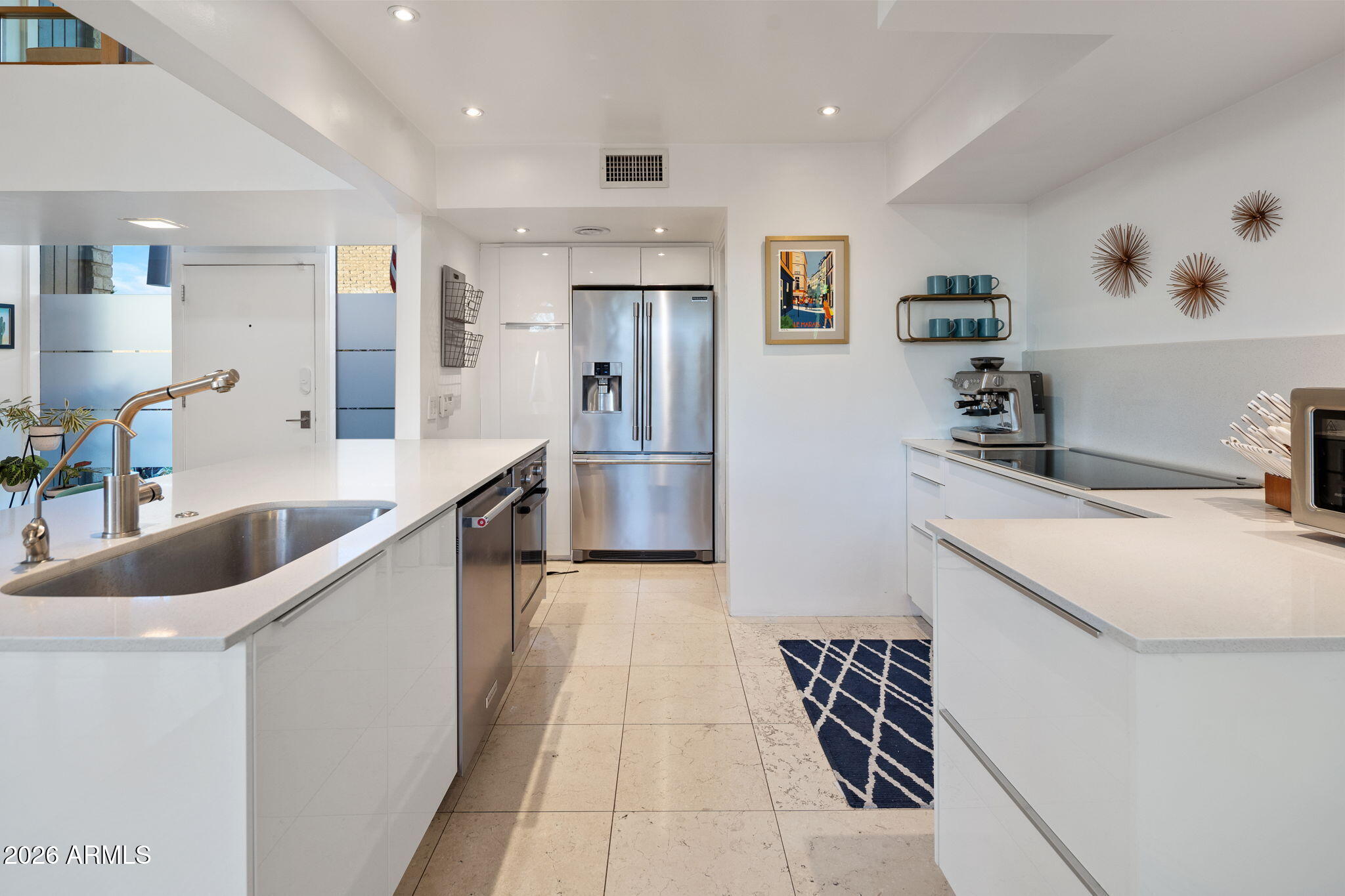 1677 E MARYLAND Avenue