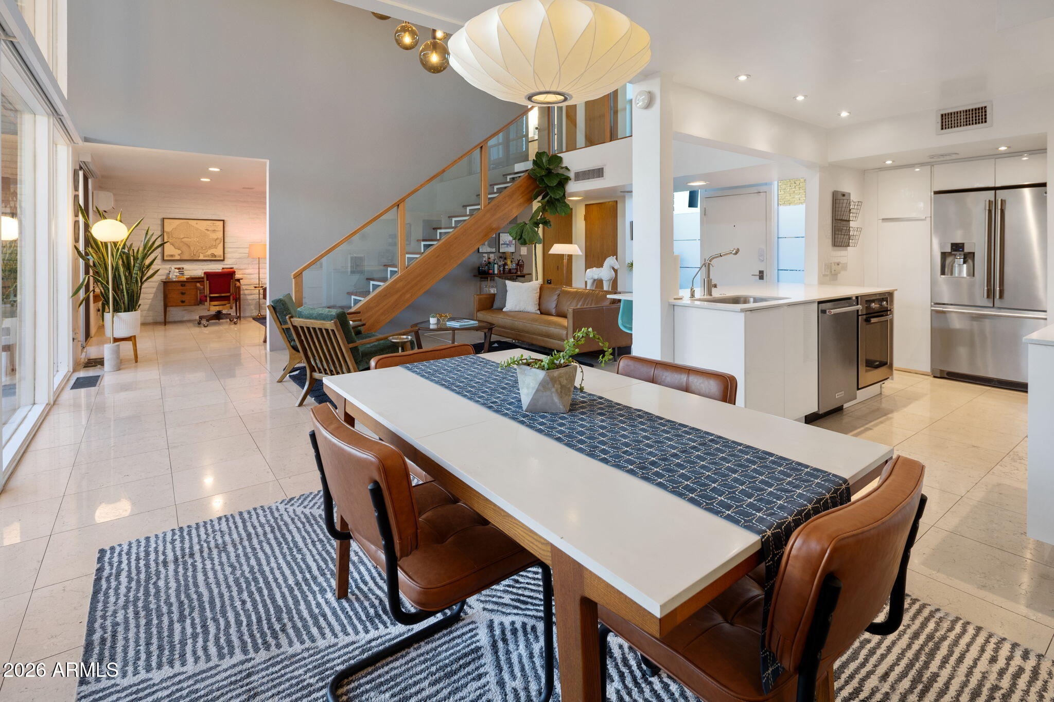 1677 E MARYLAND Avenue