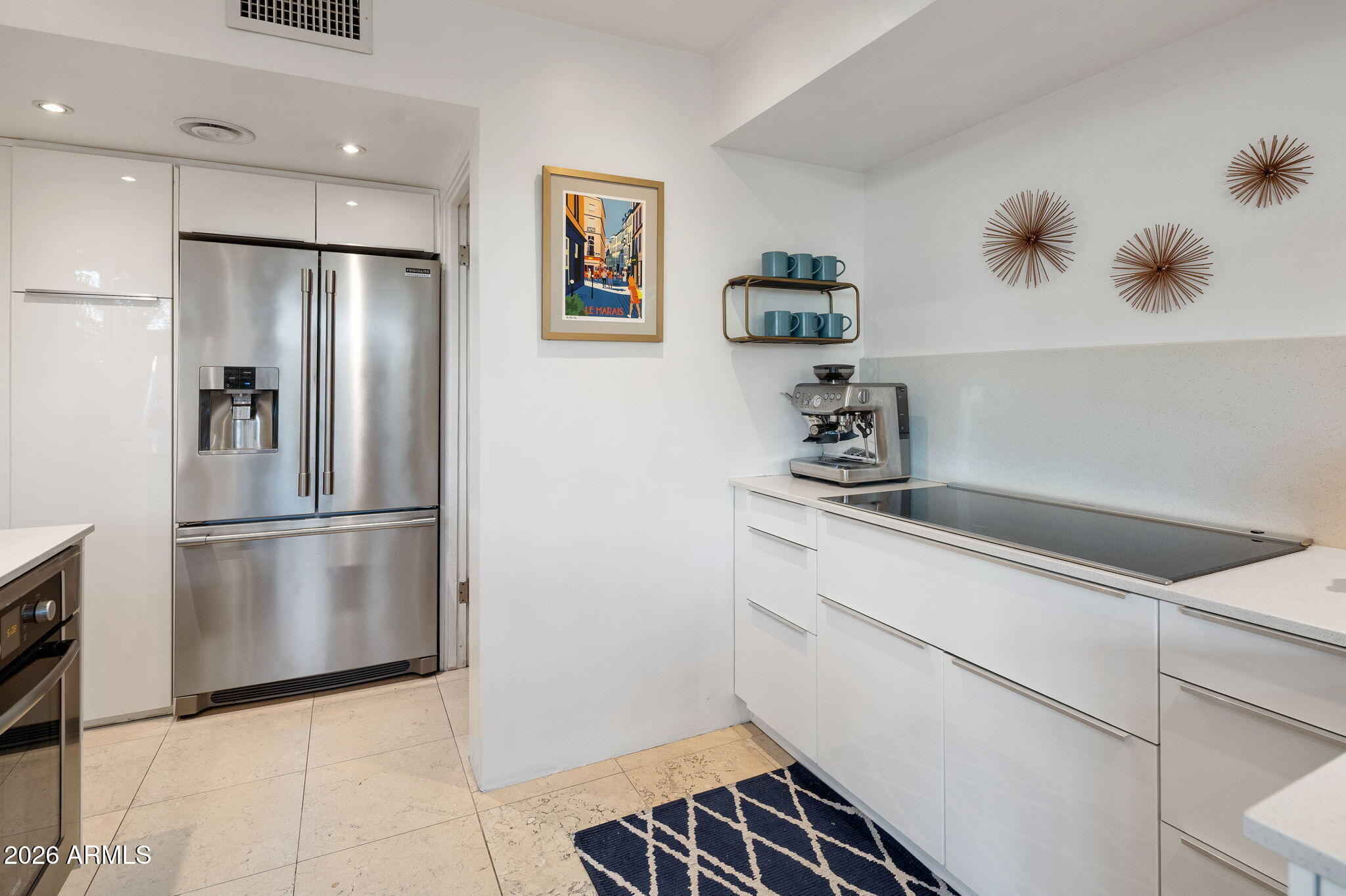 1677 E MARYLAND Avenue