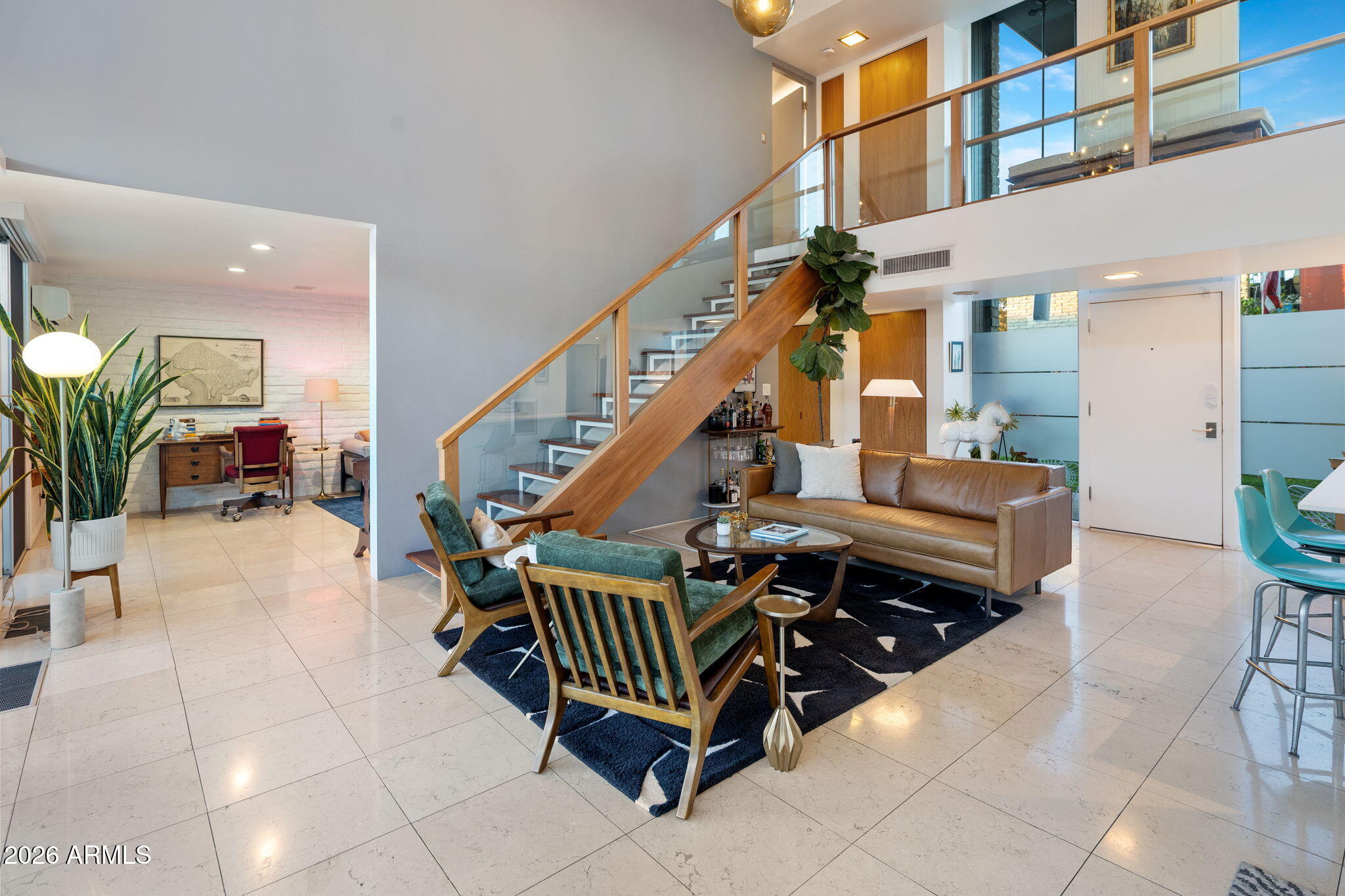 1677 E MARYLAND Avenue