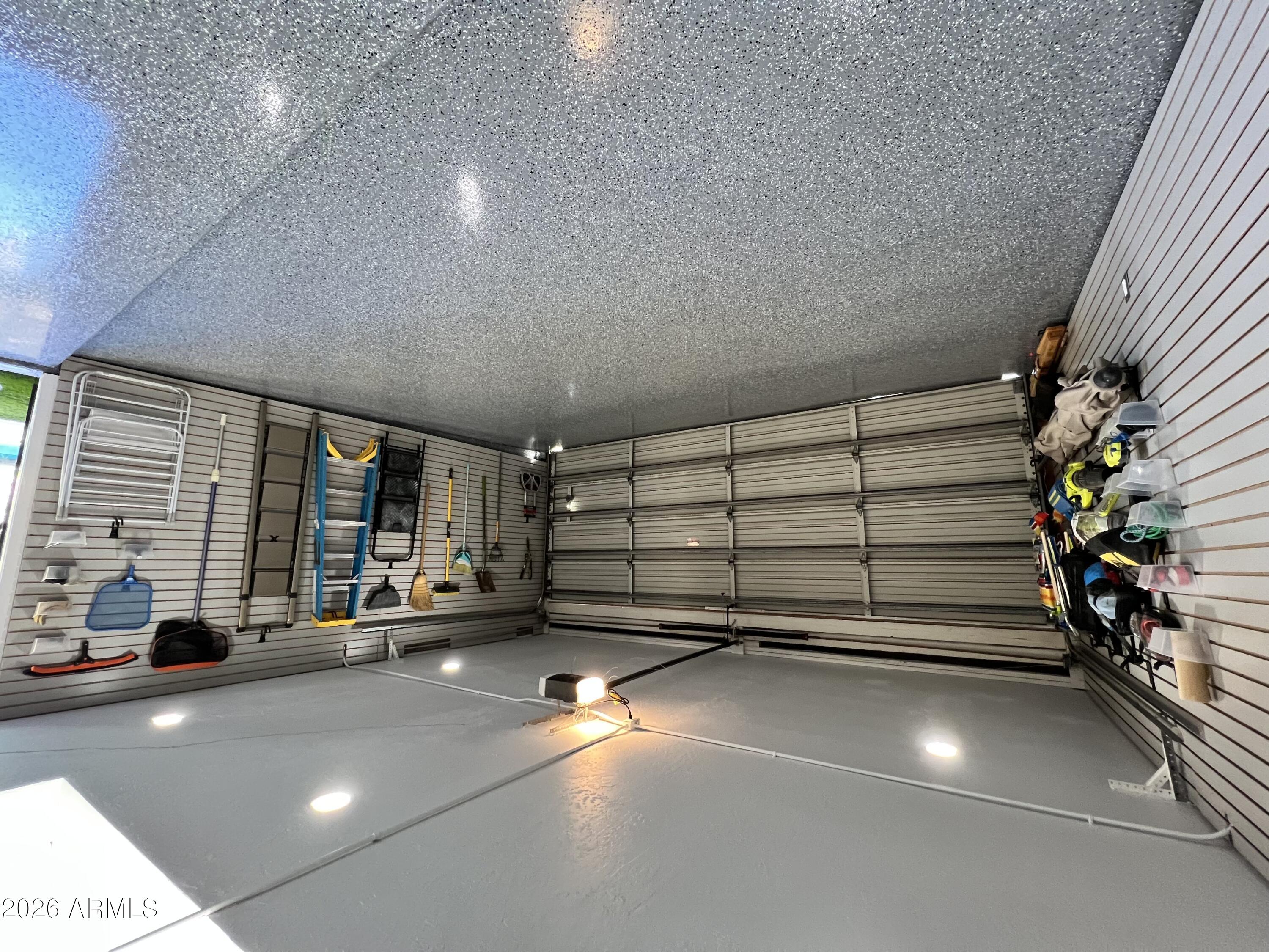 1677 E MARYLAND Avenue