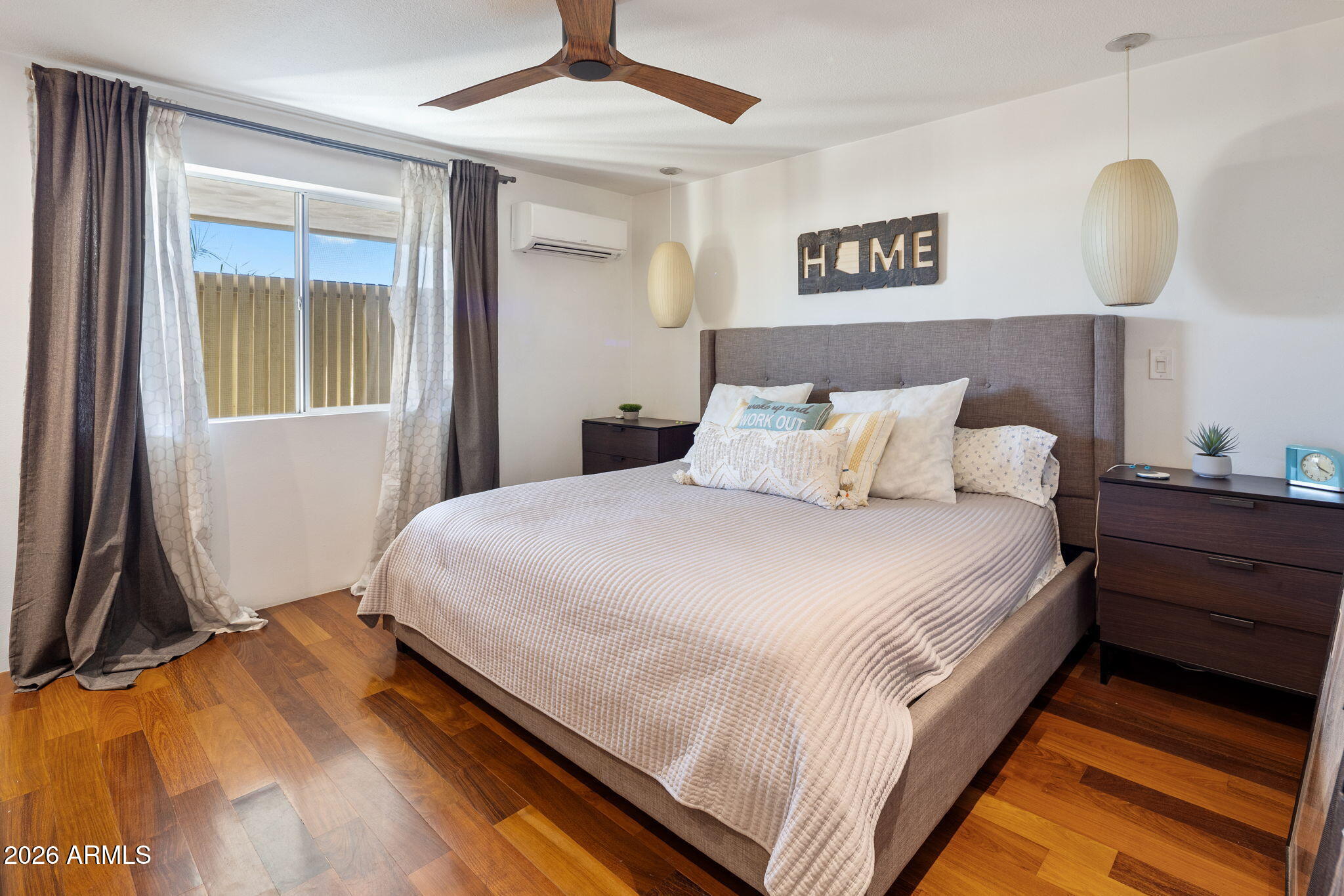 1677 E MARYLAND Avenue