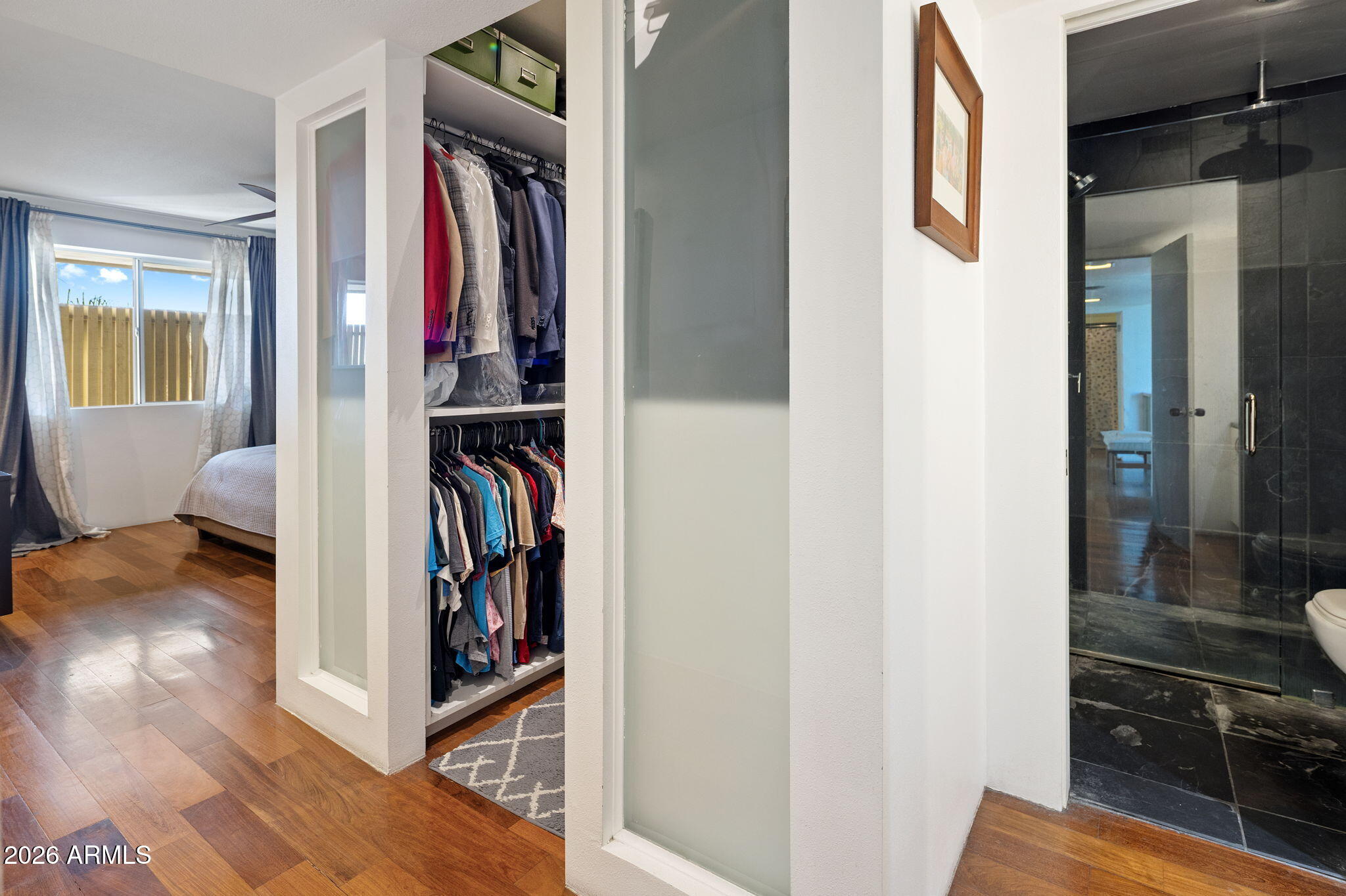 1677 E MARYLAND Avenue