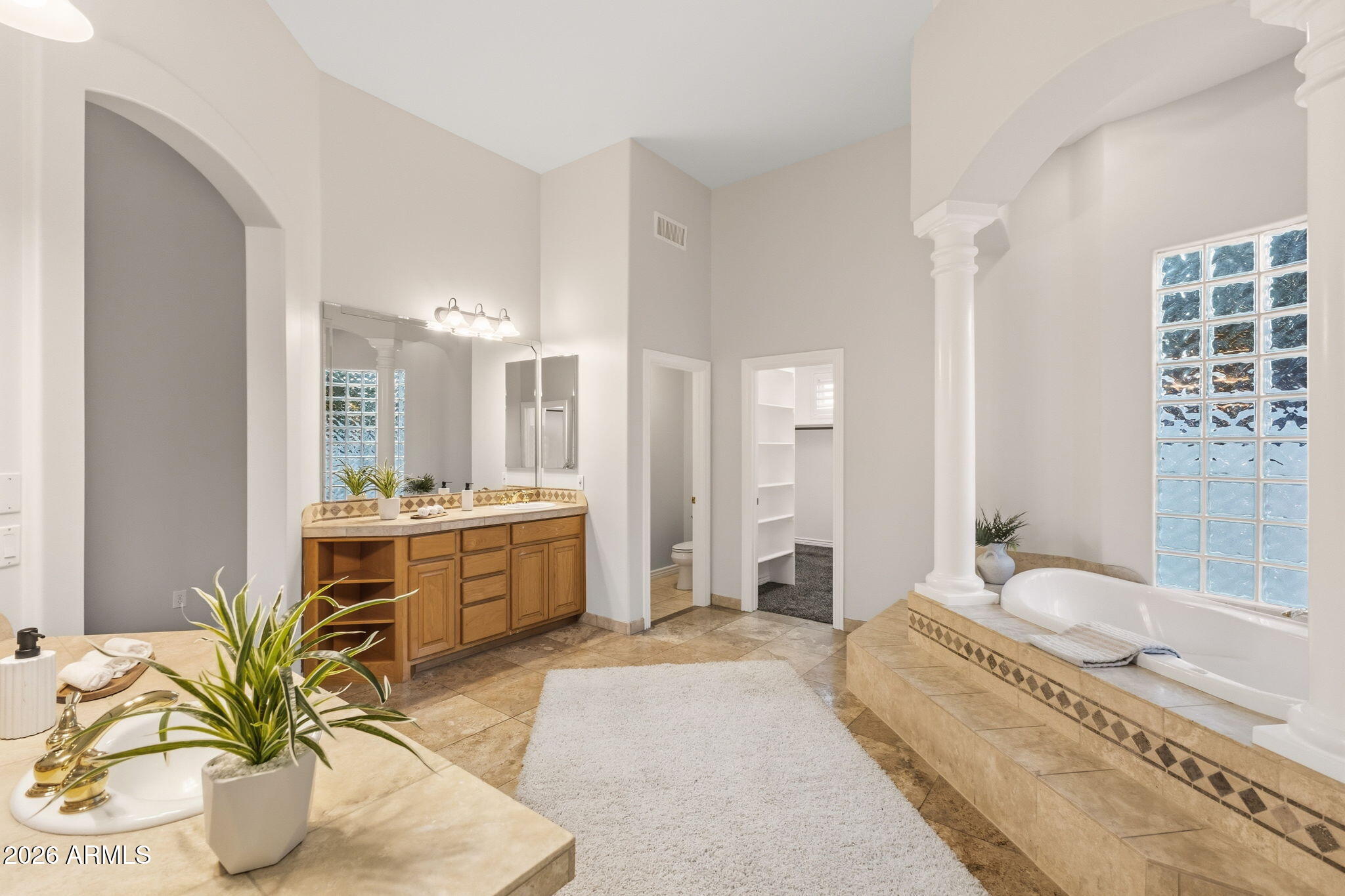 3638 E TREMAINE Court