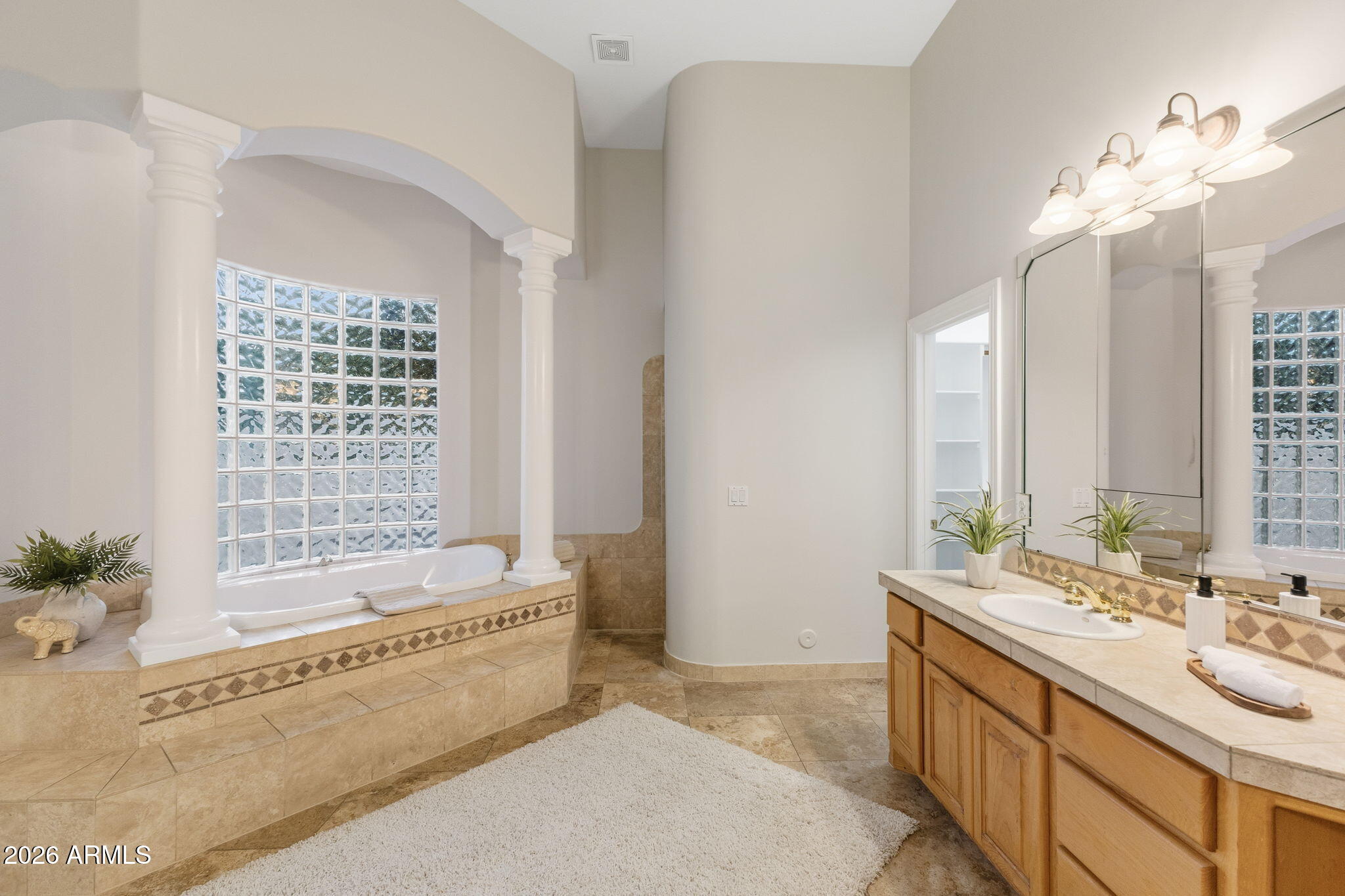 3638 E TREMAINE Court