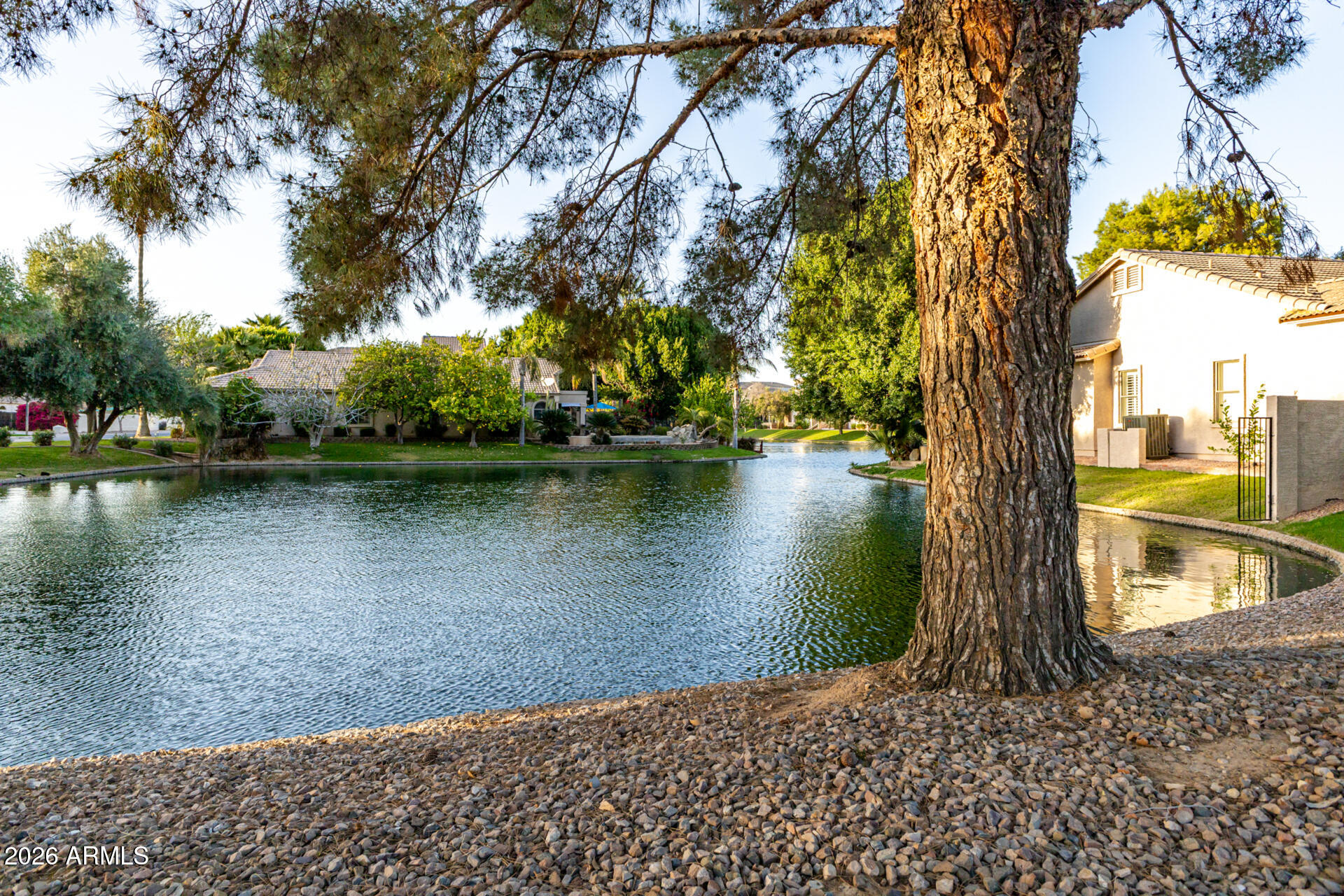 1272 W LYNX Way
