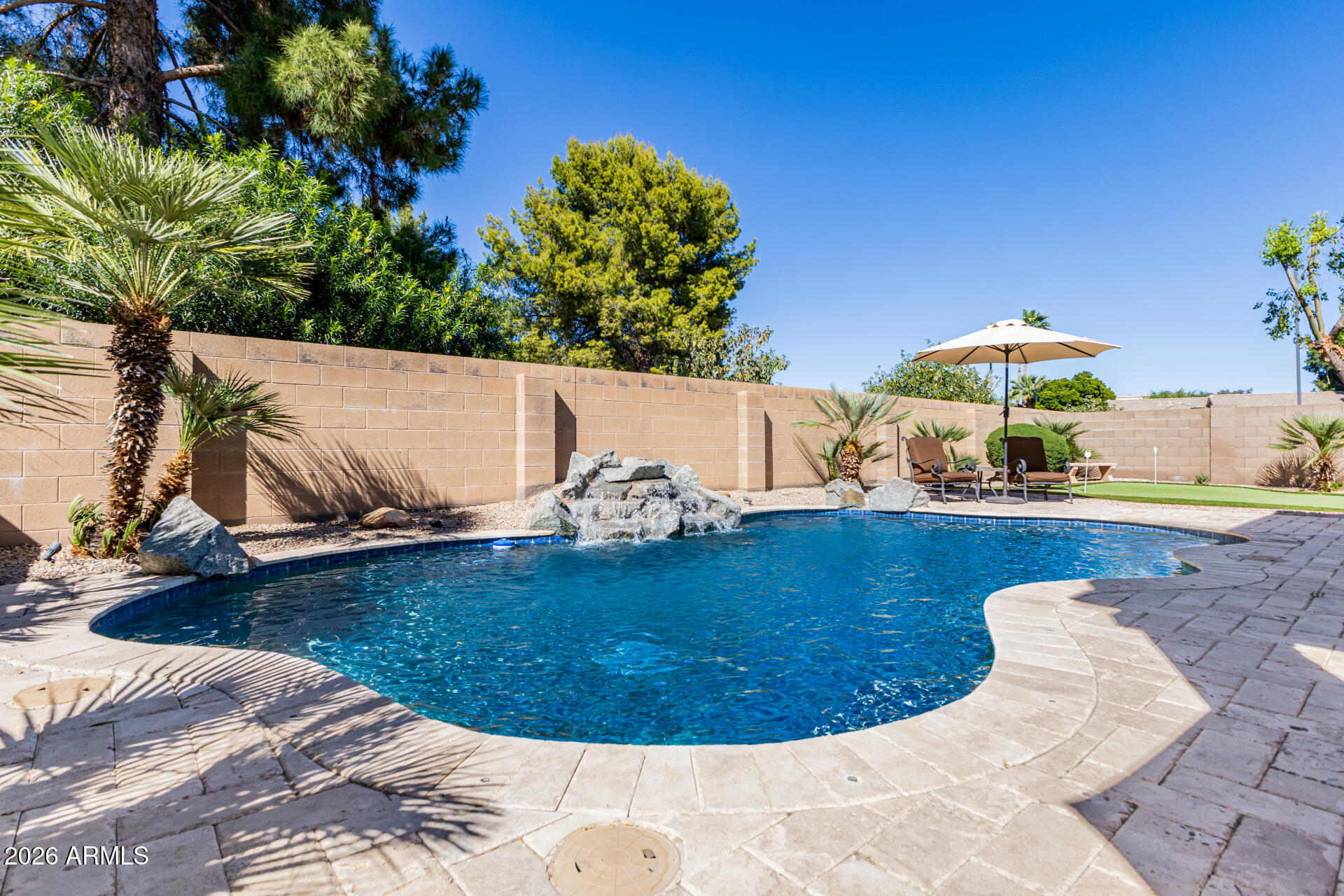 1272 W LYNX Way