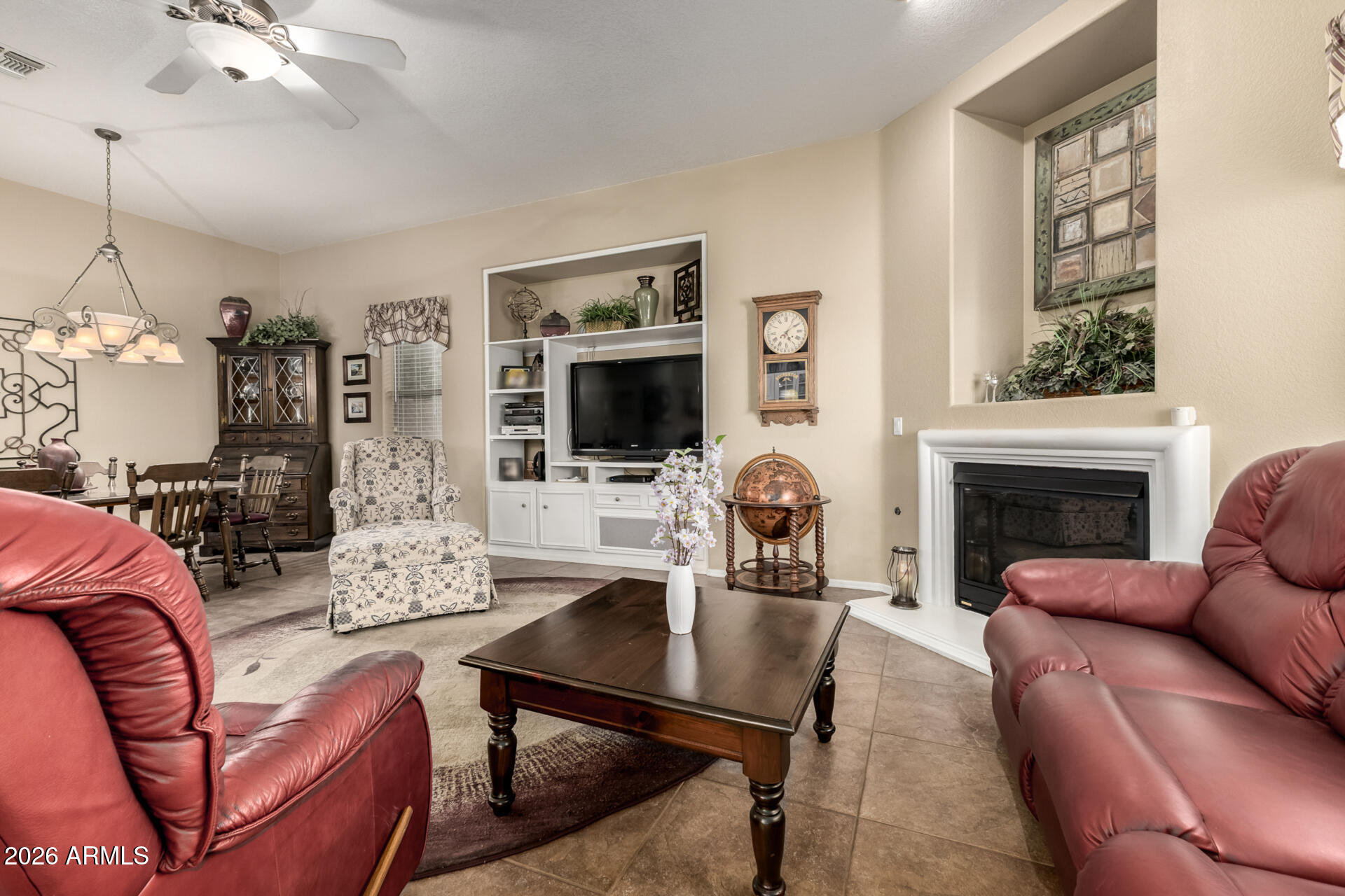 1272 W LYNX Way