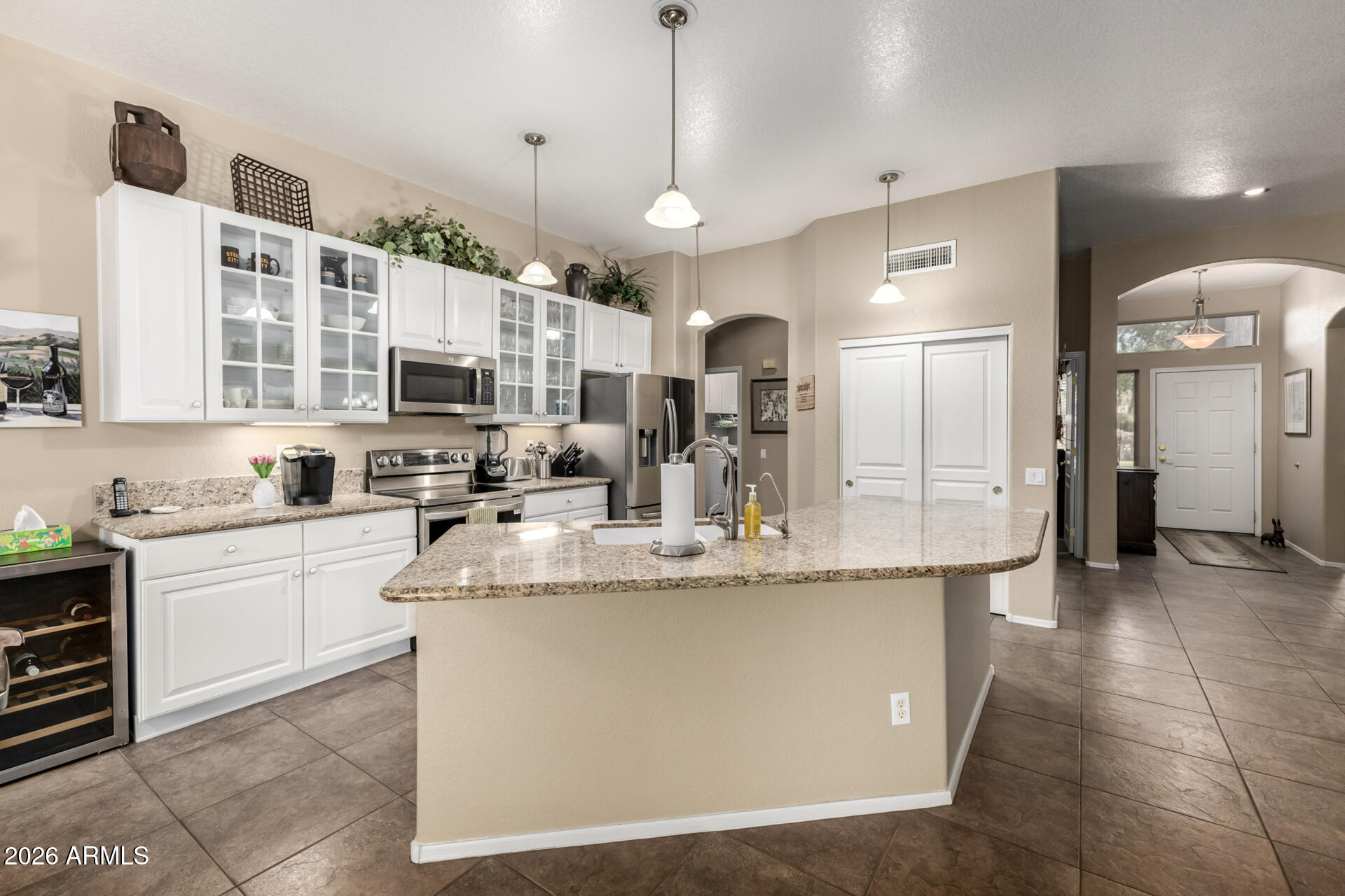1272 W LYNX Way