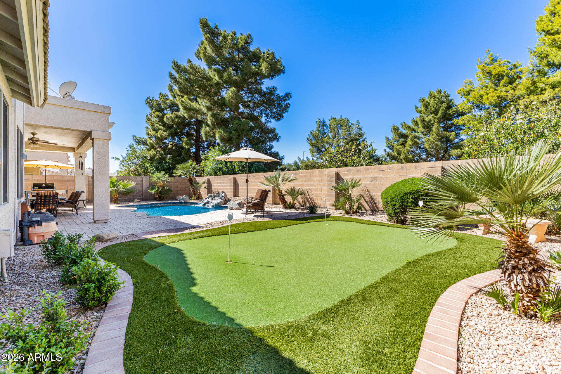 1272 W LYNX Way