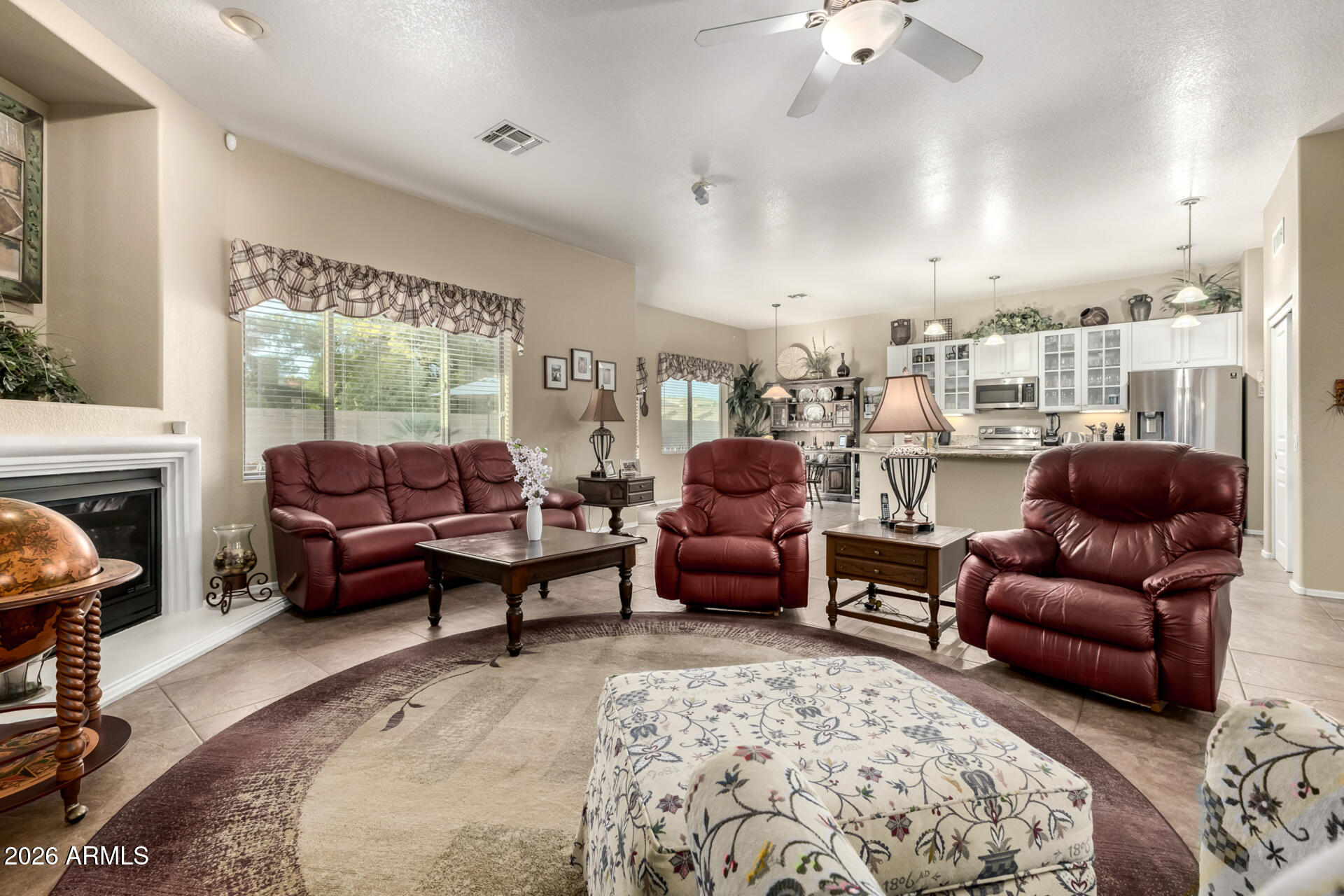 1272 W LYNX Way