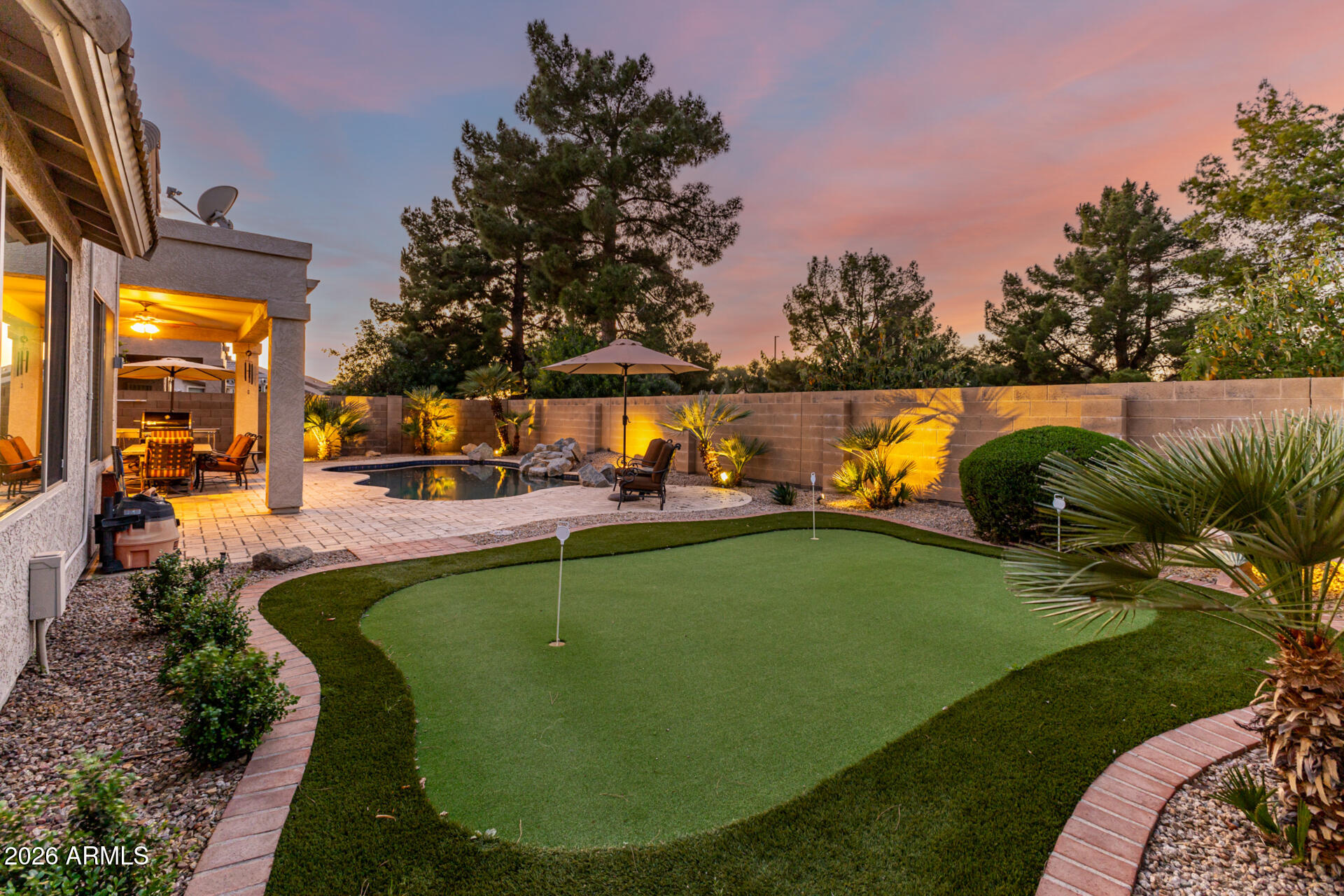 1272 W LYNX Way
