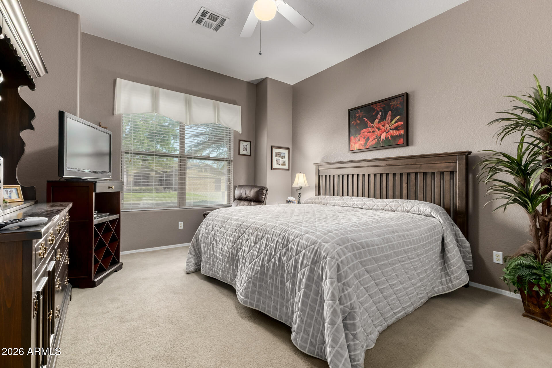 1272 W LYNX Way
