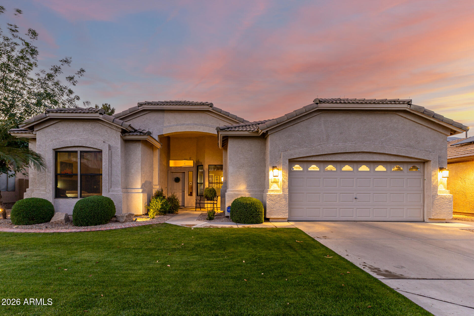 1272 W LYNX Way