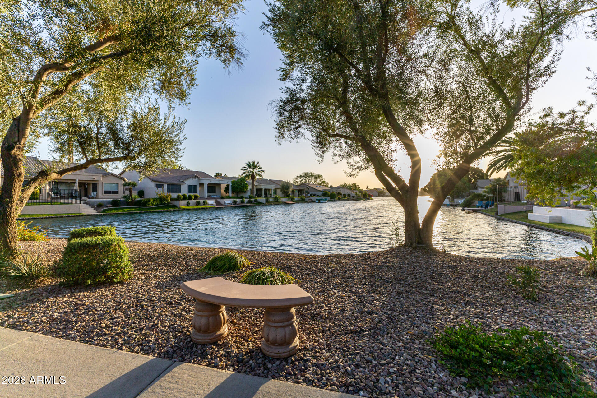 1272 W LYNX Way