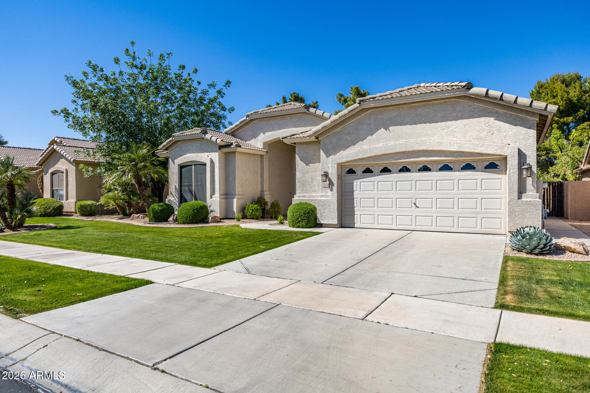 1272 W LYNX Way